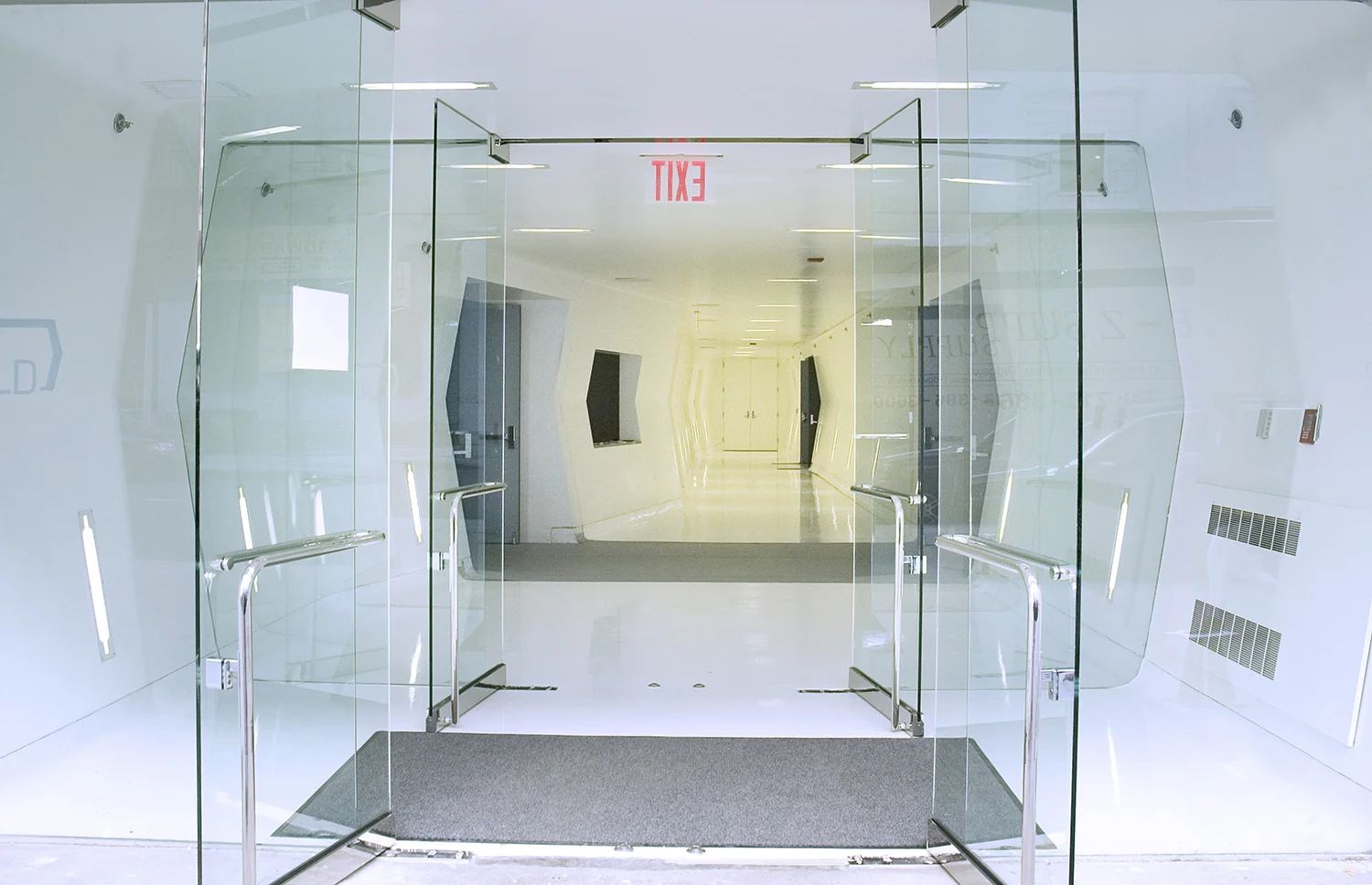 3LD_Entrance_opendoor copy.JPG