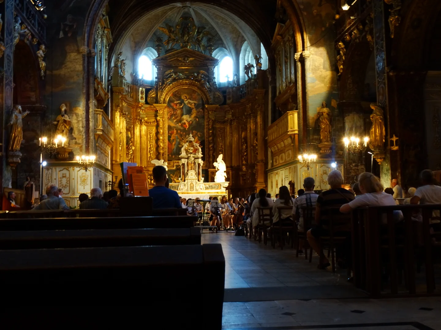 Concert and visiting Isle Sur La Sorgue