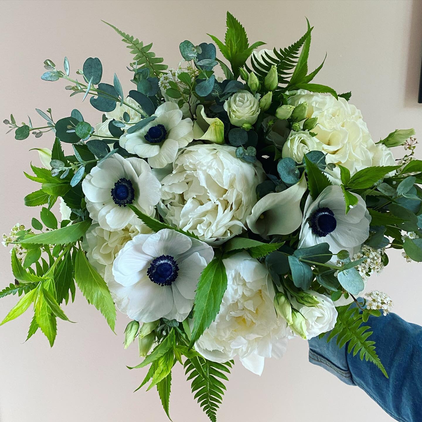 Fluffy peonies and the most perfect anemone for Z+J&rsquo;s @riverhouseatodettes wedding 🌿