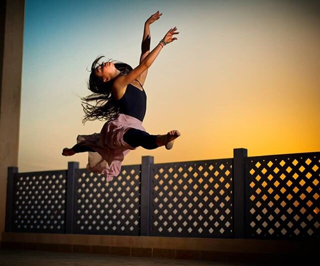 When in Dubai 
#splits #ballet #amazingballetdancers #splitsinmidair #balletdancer #londonphotographer #commercialphotographer #worldofballet #dubai #cornwall #cornwallphotographer