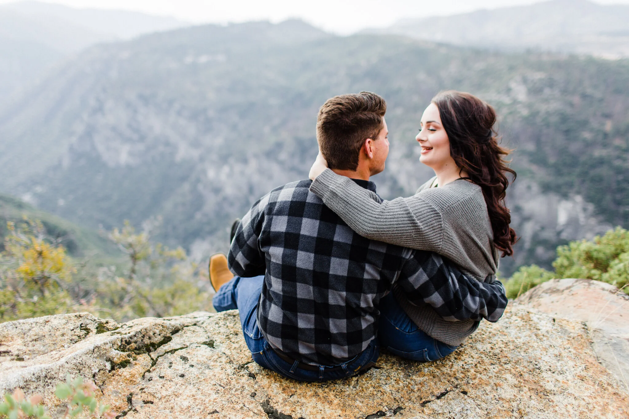 yosemite-elopement-photographer-taft-point-adventure-elopement-photographer-1.jpg