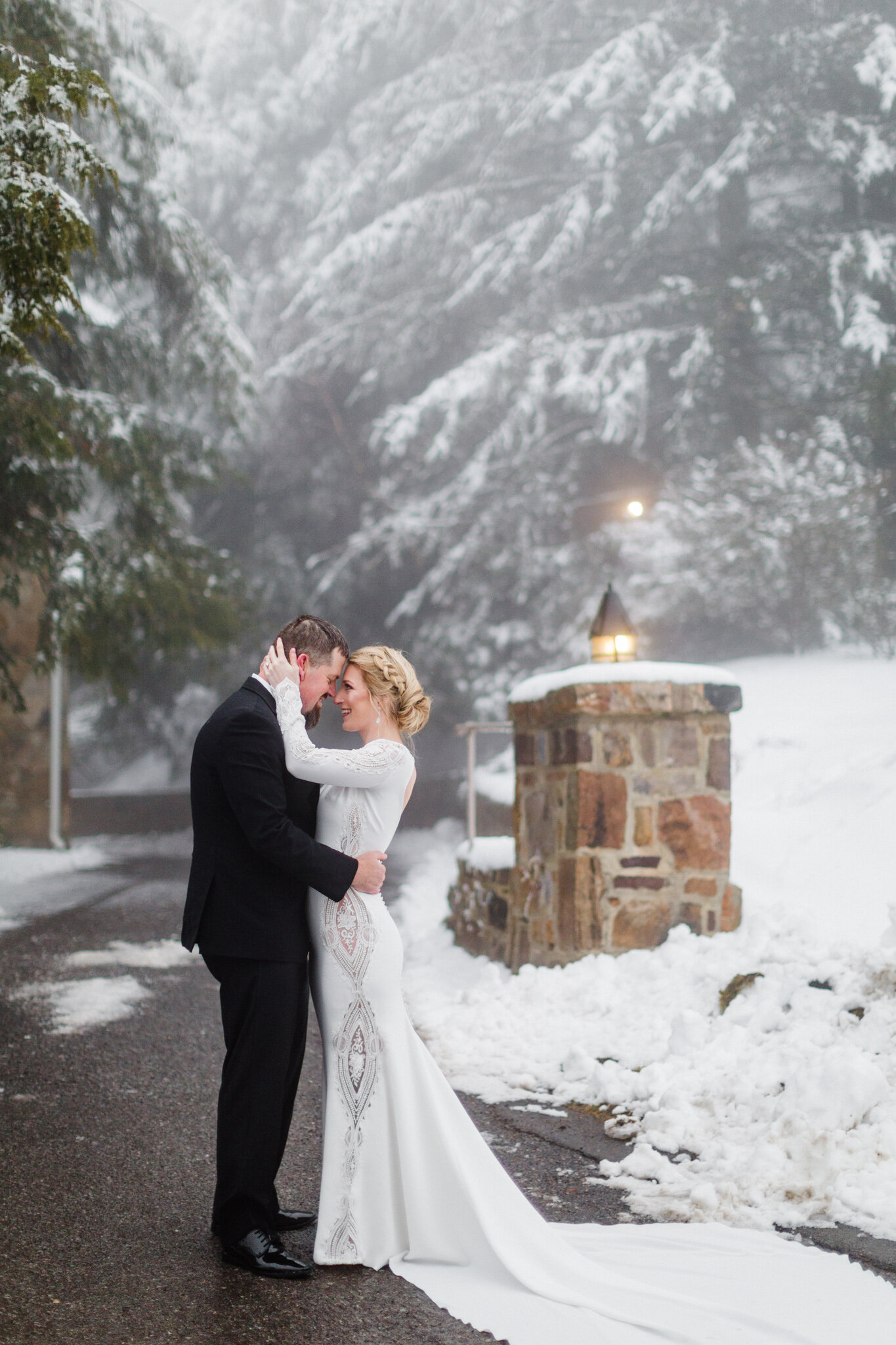 appalachian-mountains-virginia-winter-elopement-photographer-18.jpg