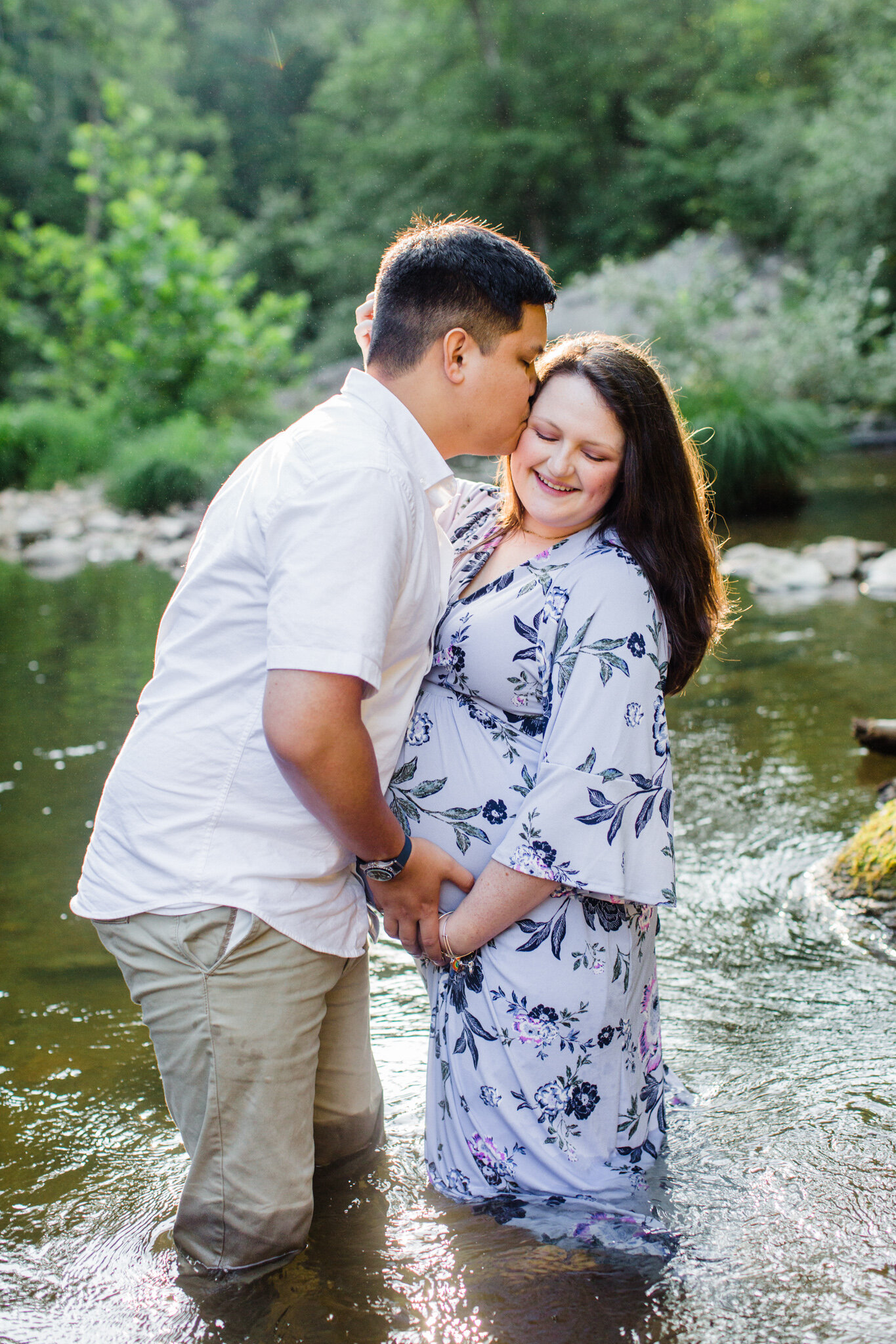 waterfall-maternity-session-virginia-photographer-5.jpg