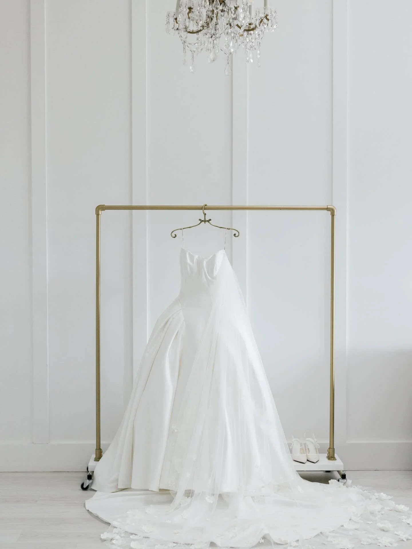 Oh how  I&rsquo;ve been dying to share some of the details captured at Y+D&rsquo;s wedding! Everywhere you turned, it was crisp, classic, elegant and bold. You think these details are gorgeous, just wait until you see the couple themselves! 

Second 