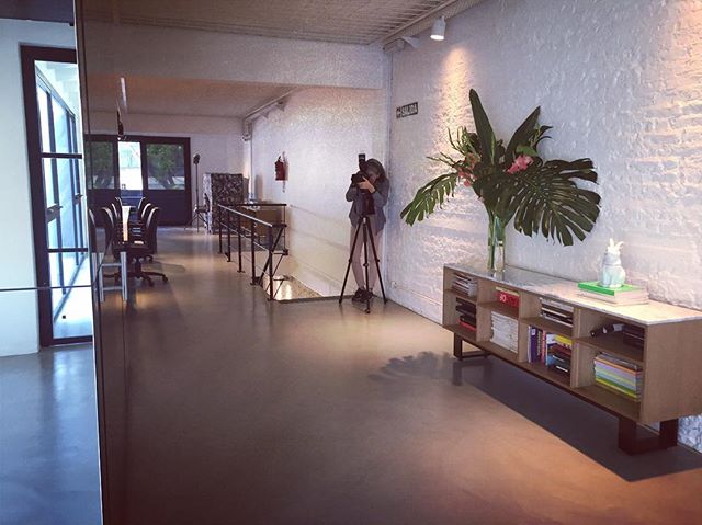 Shooting day con @jackierios 📷📷📷 #officedesign #officesnapshots #wherepeoplework