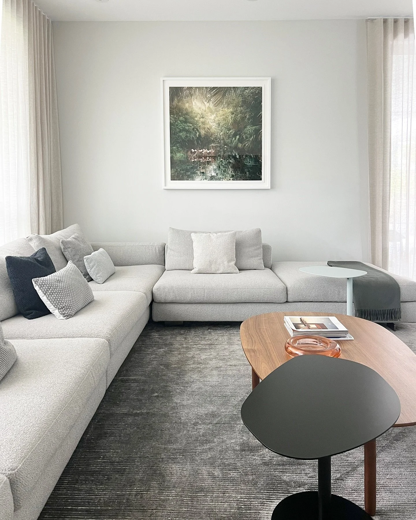 We love the light at 
.
C Y P R E S S  H O U S E
.
Tv room
.
Key Biscayne, Miami