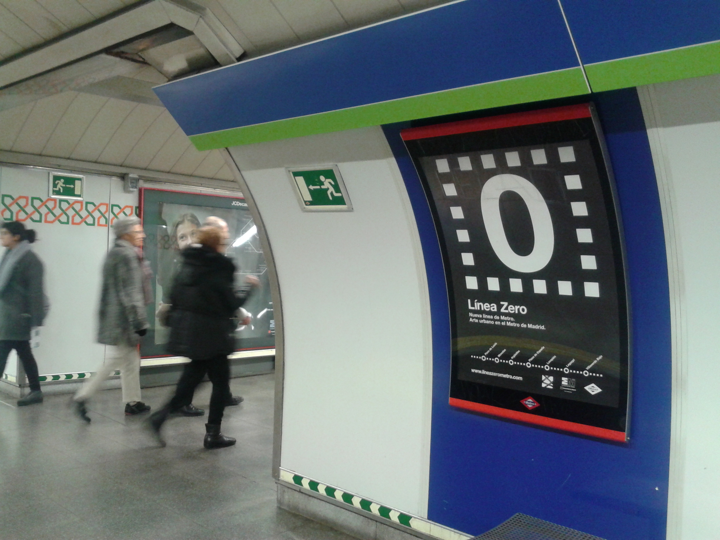 carteles en metro 1.jpg