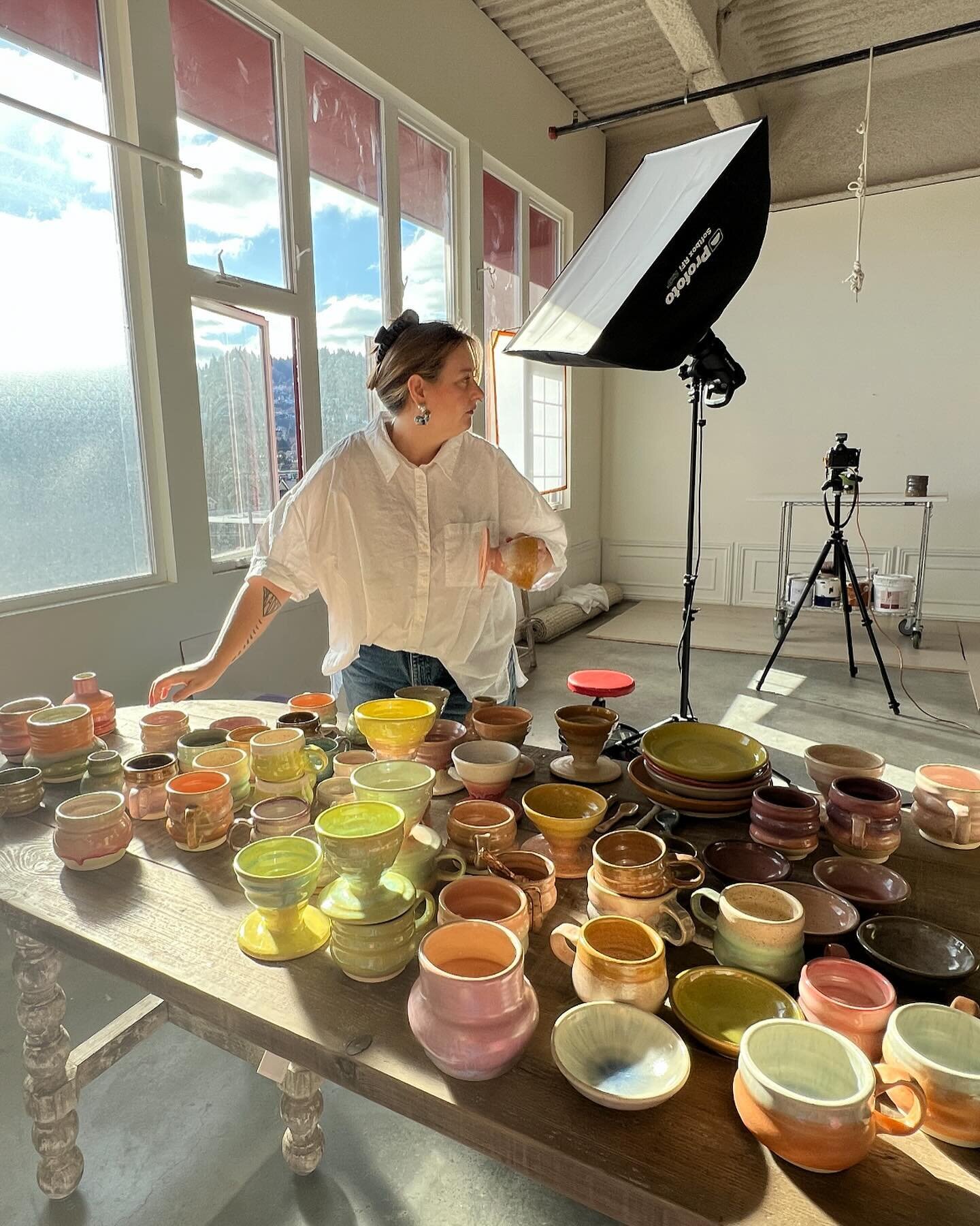 Thanks to these creative and talented angel bbs for helping me with a literal lifelong dream 💖
@mikolaaaaa @jillian.barthold @amywhitenack your truly the best 💘🌀❤️&zwj;🔥🐣🐥 #pottery #ceramics #photoshoot #livelaughlove