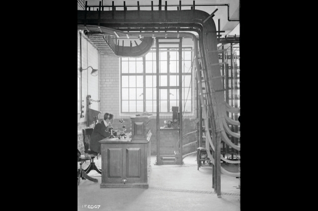 15a_Kingston telephone excahnge, august 1918.jpg