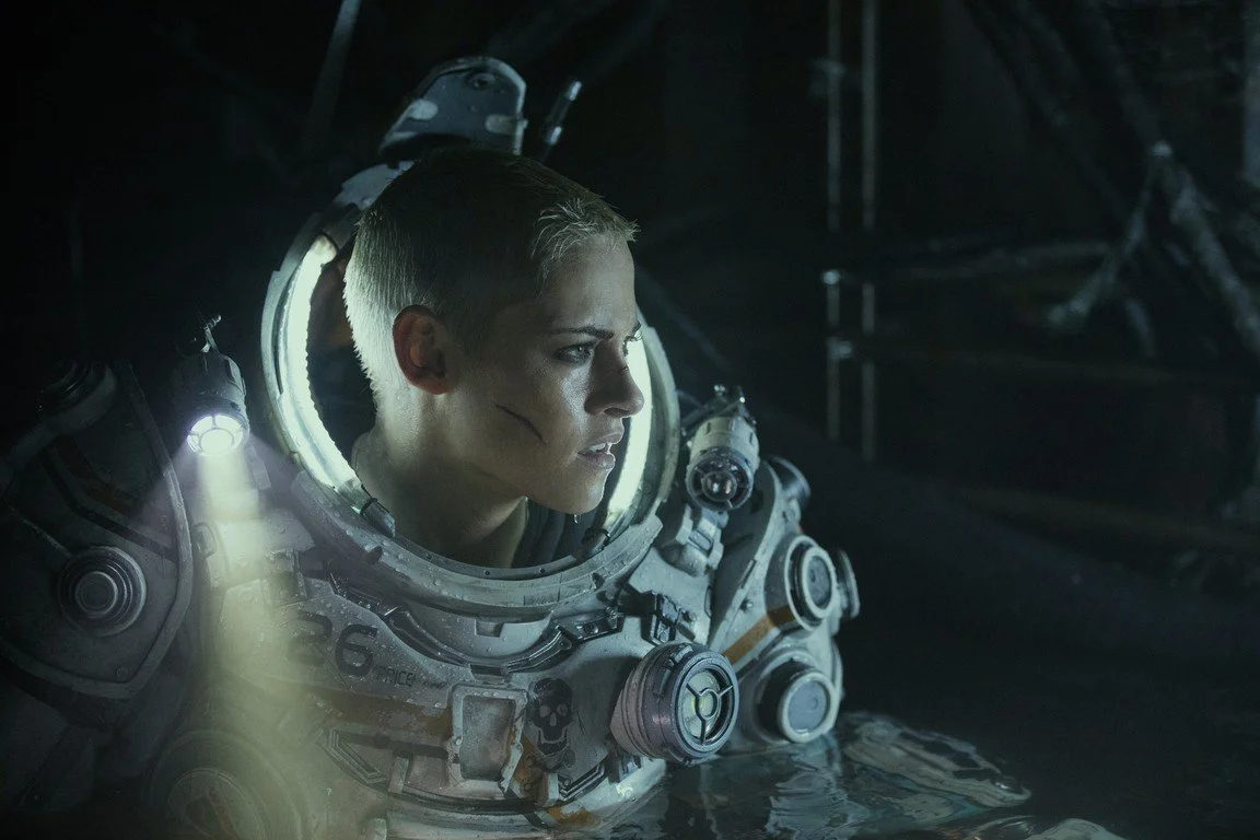 Underwater_on_set.jpg