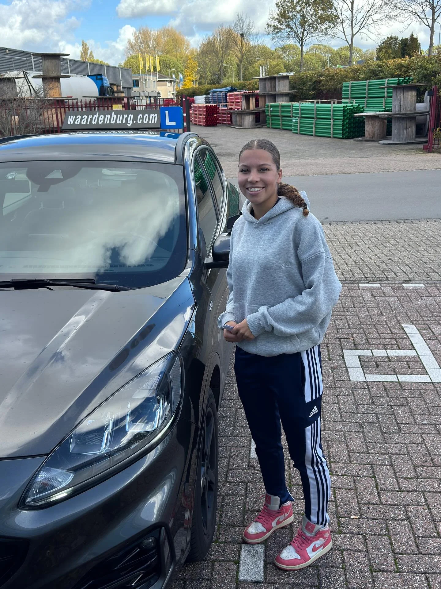 Jady gefeliciteerd met je rijbewijs. Keurig rit laten zien 👌🏻💪🏼🥳 @cbrnl