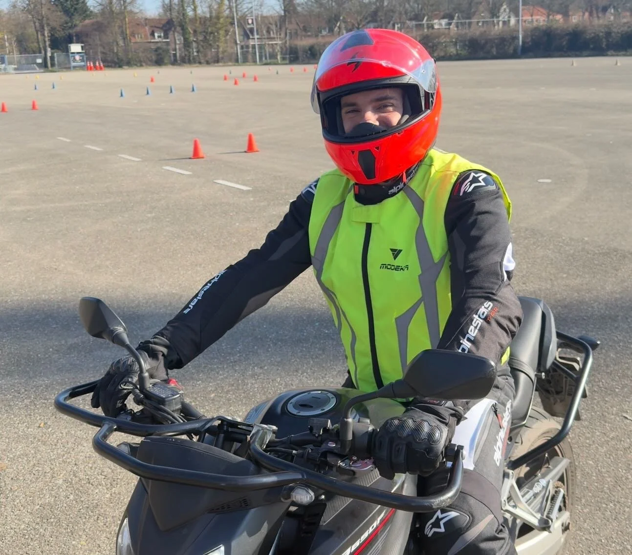 @heemskerkemiel Emiel gefeliciteerd met je AVB examen. 0 fout en 5 minuten verder en jij bent geslaagd 🥳. @cbrnl