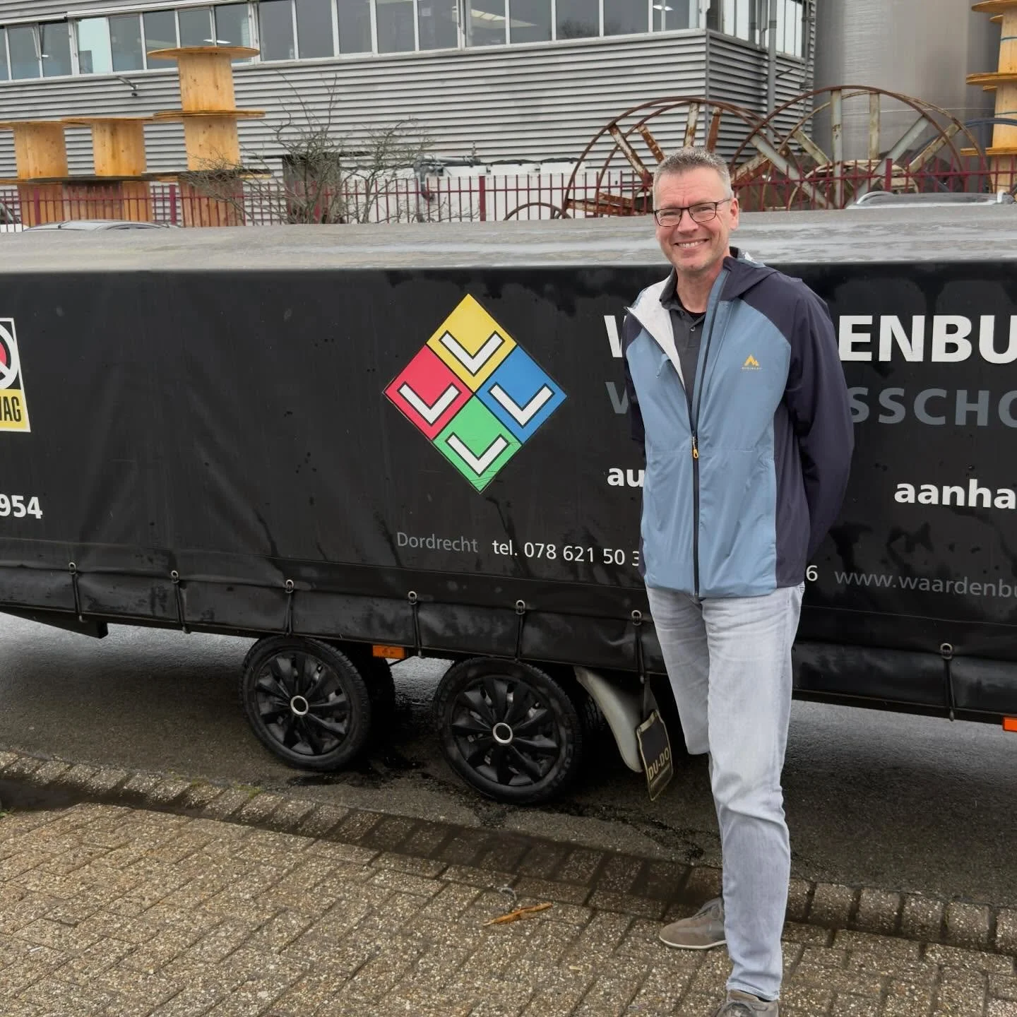 Edward ondanks het weer een mooie rit laten zien met het karretje. Gefeliciteerd met je E achter B rijbewijs 👍🏻. Fijne vakantie alvast met de caravan. @cbrnl