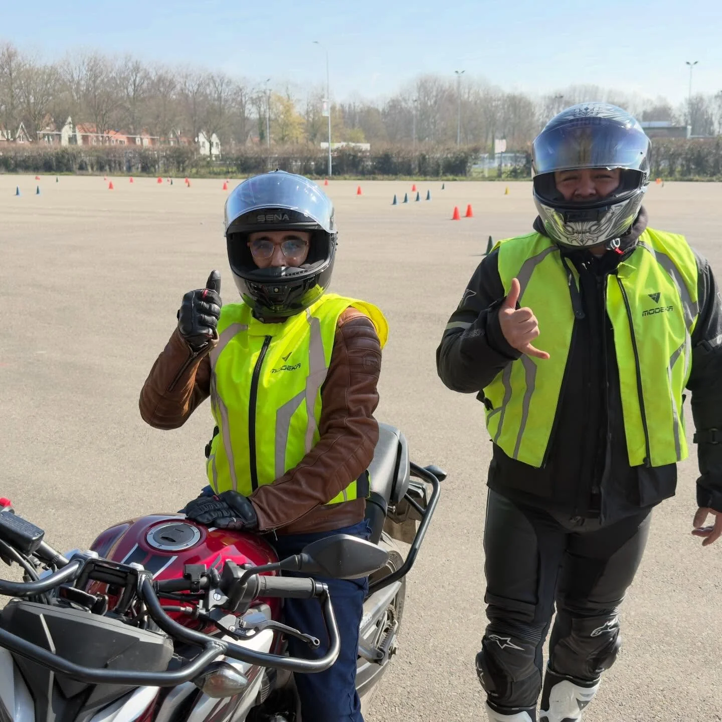 Agomemnon and Miquel 1 from Greece and the other from Mexico, congratulations on your AVB exam. Well practised with each other and in a different language than your mother language, it is always exciting to take an exam. I respect every lesson drivin