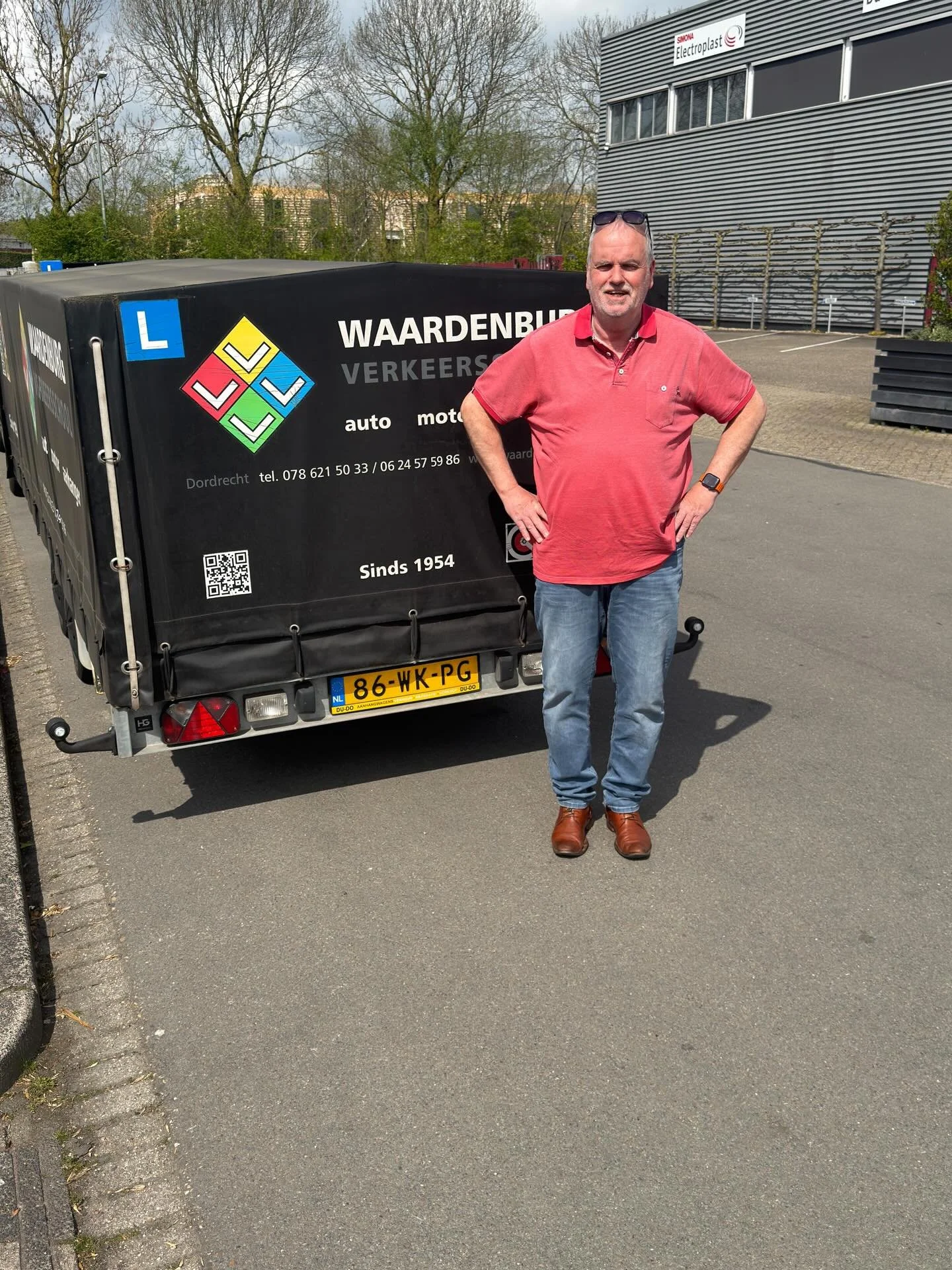 Ronald ook jij mag nu je kunstjes zonder mij gaan doen. Gefeliciteerd met je E rijbewijs keurig rit gereden. @cbrnl