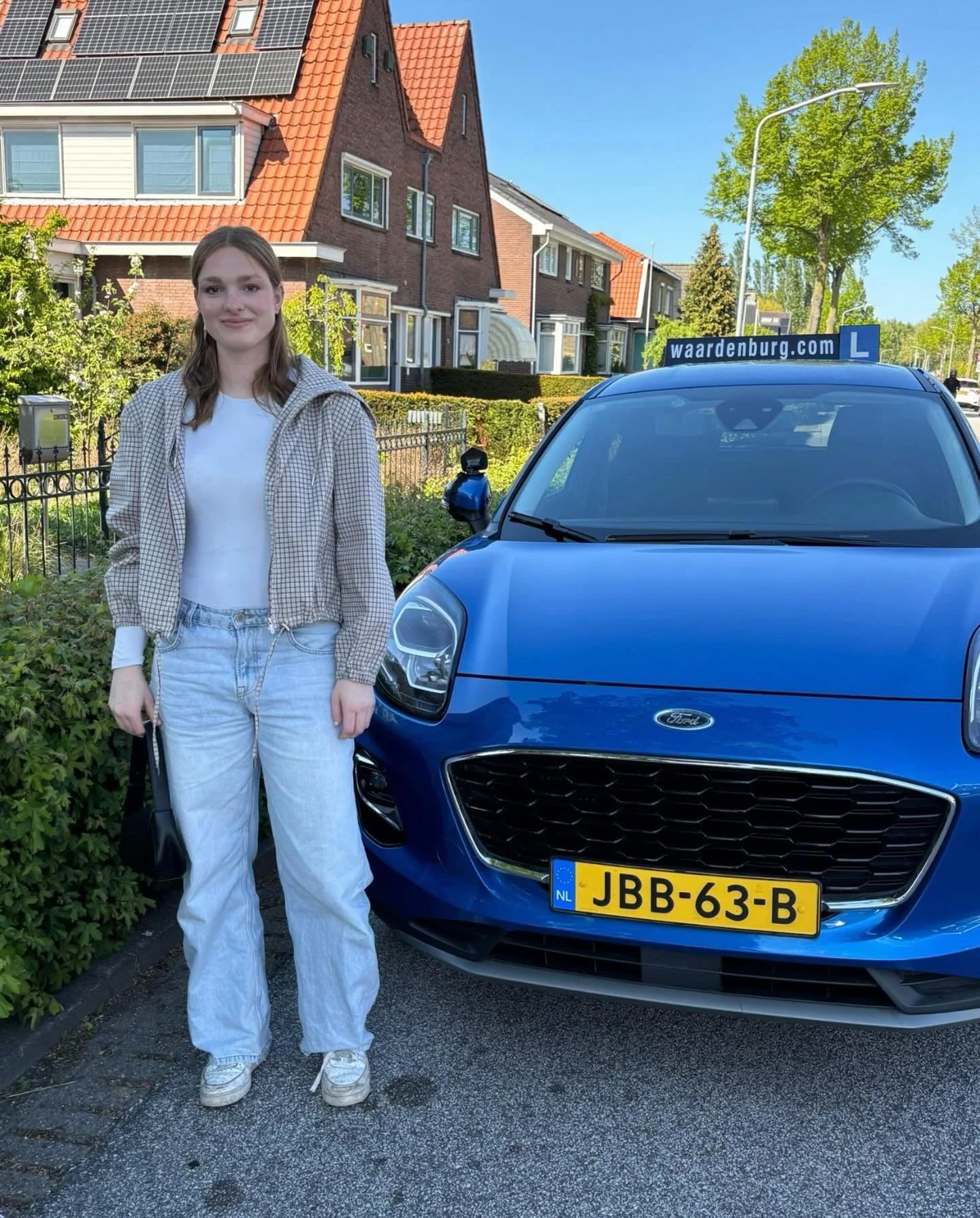 Liselotte Neggers lekker geslaagd vandaag. Nu op pad met je fel begeerde rijbewijs. Examinator was super tevreden over je rit. Hartelijk gefeliciteerd en veel plezier met je rijbewijs. @liselotte.n_  @cbrnl