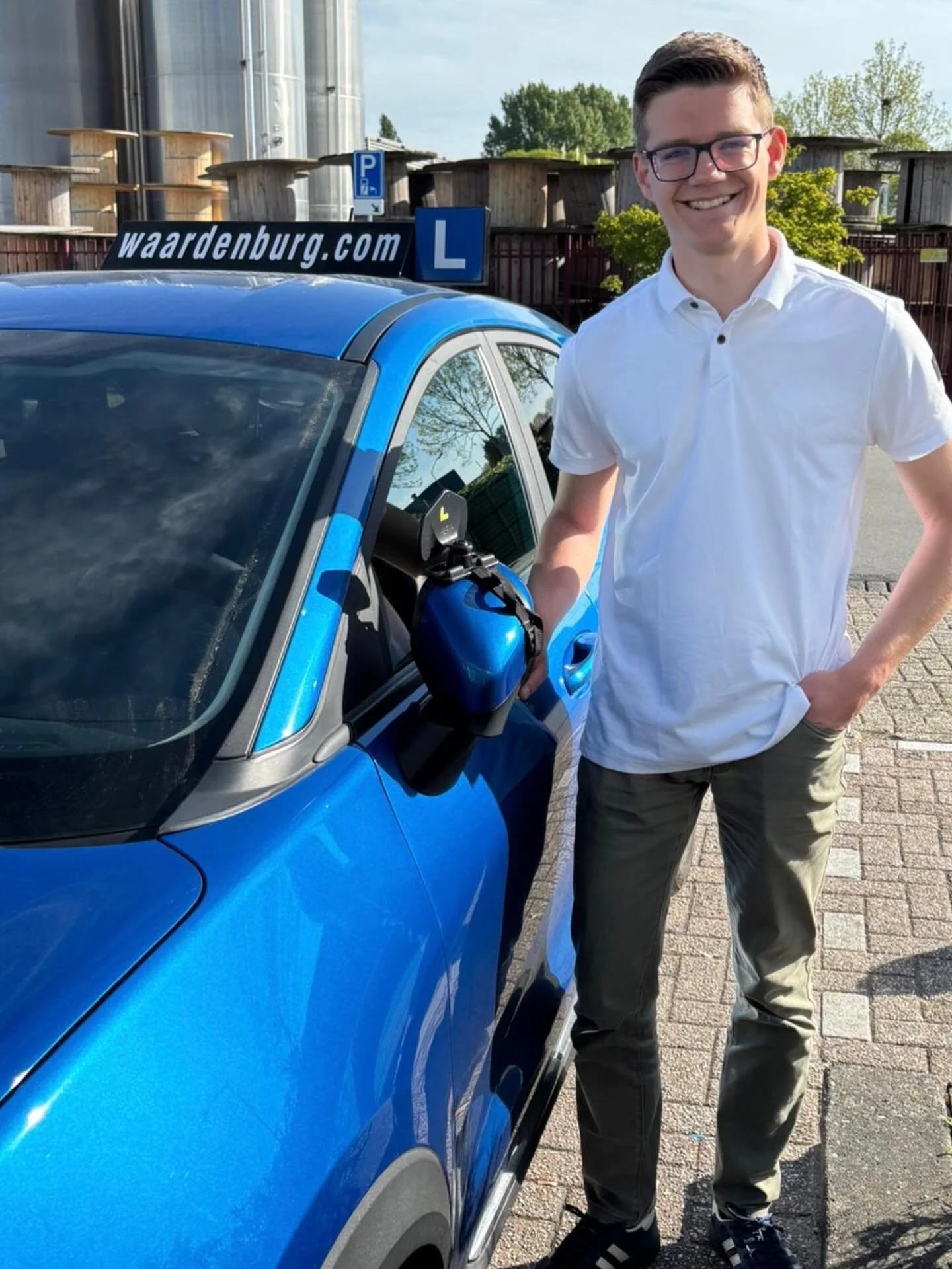 Matthias Burggraaf je hebt het gefixt. Hartelijk gefeliciteerd met je rijbewijs. Nu kun je met de auto naar Wageningen. Veel plezier met je rijbewijs. @matthiasburggraaf  @de_karreboer @cbrnl