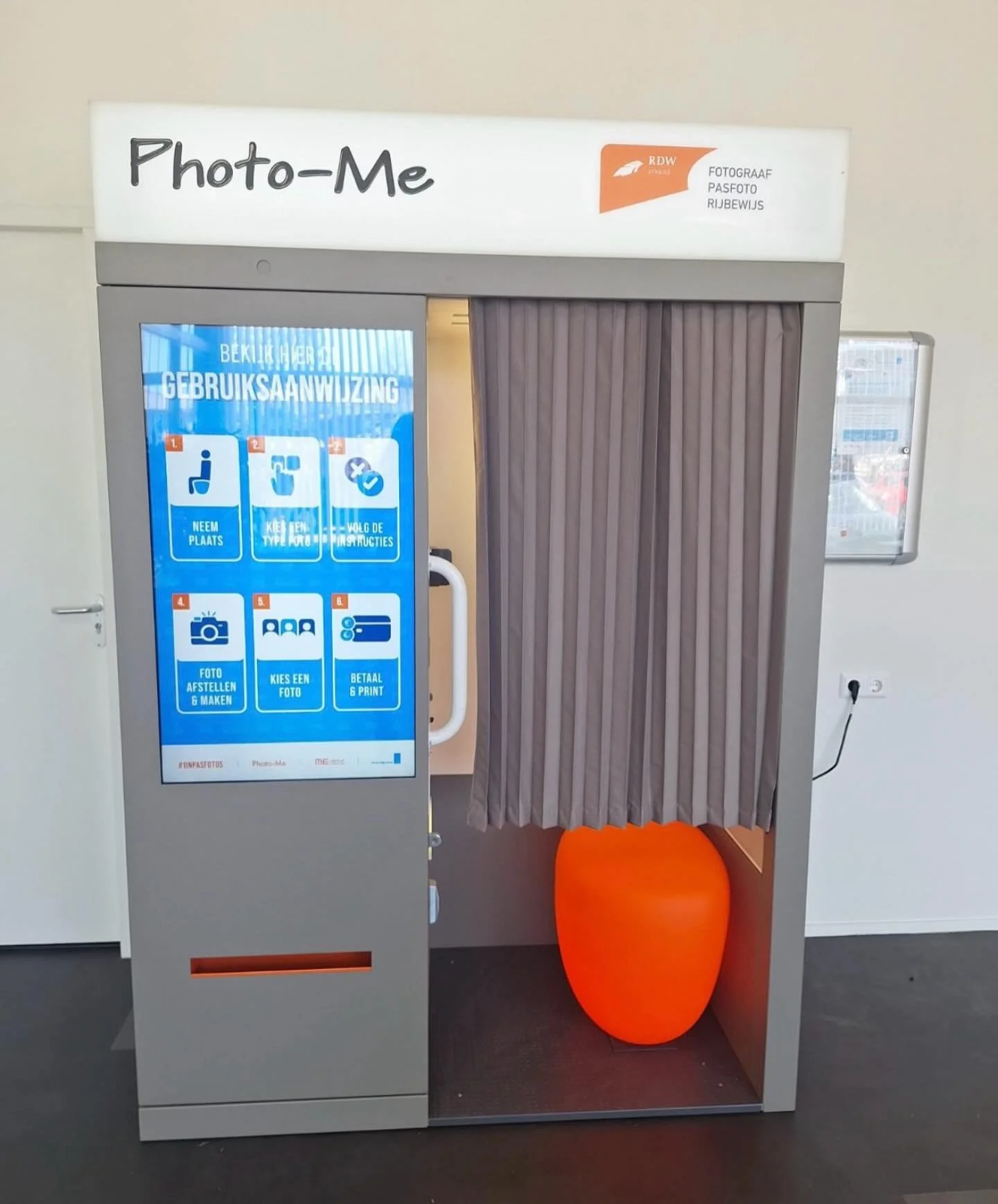 http://www.rijschoolwaardenburg.com/blog. 📢 Nieuw bij CBR Dordrecht: Digitaal Aanvragen Rijbewijs (DAR)

Goed nieuws! Geslaagde kandidaten kunnen hun rijbewijs nu sneller aanvragen via DAR.

👉 Direct na het praktijkexamen regelen ze dit zelf via ee