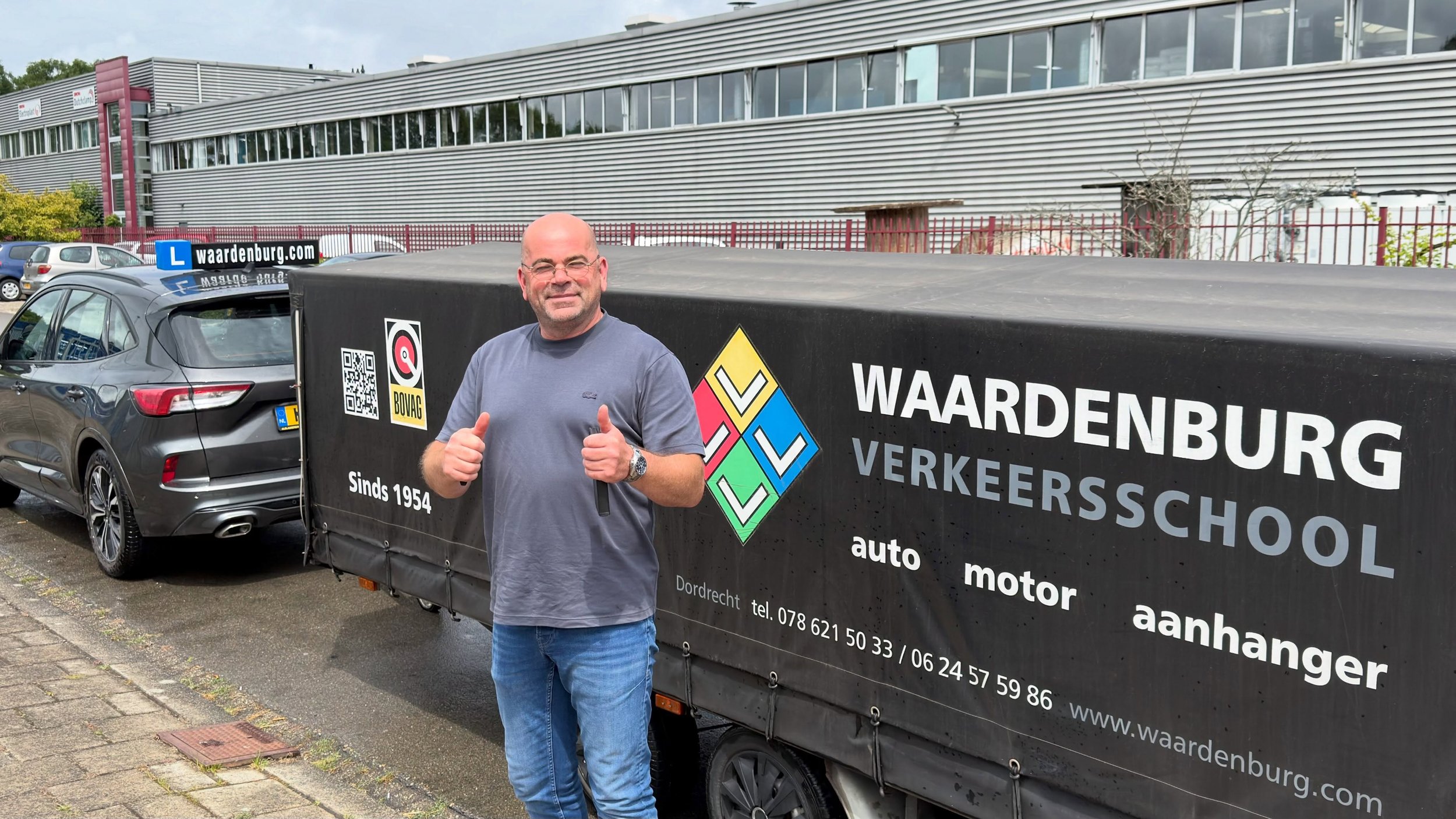 Peter gefeliciteerd met je aanhangwagen rijbewijs. Na een kleine correctie toch keurig een bocht gemaakt 👌🏻. Veel veilige kilometers met de aanhangwagen.  @cbrnl