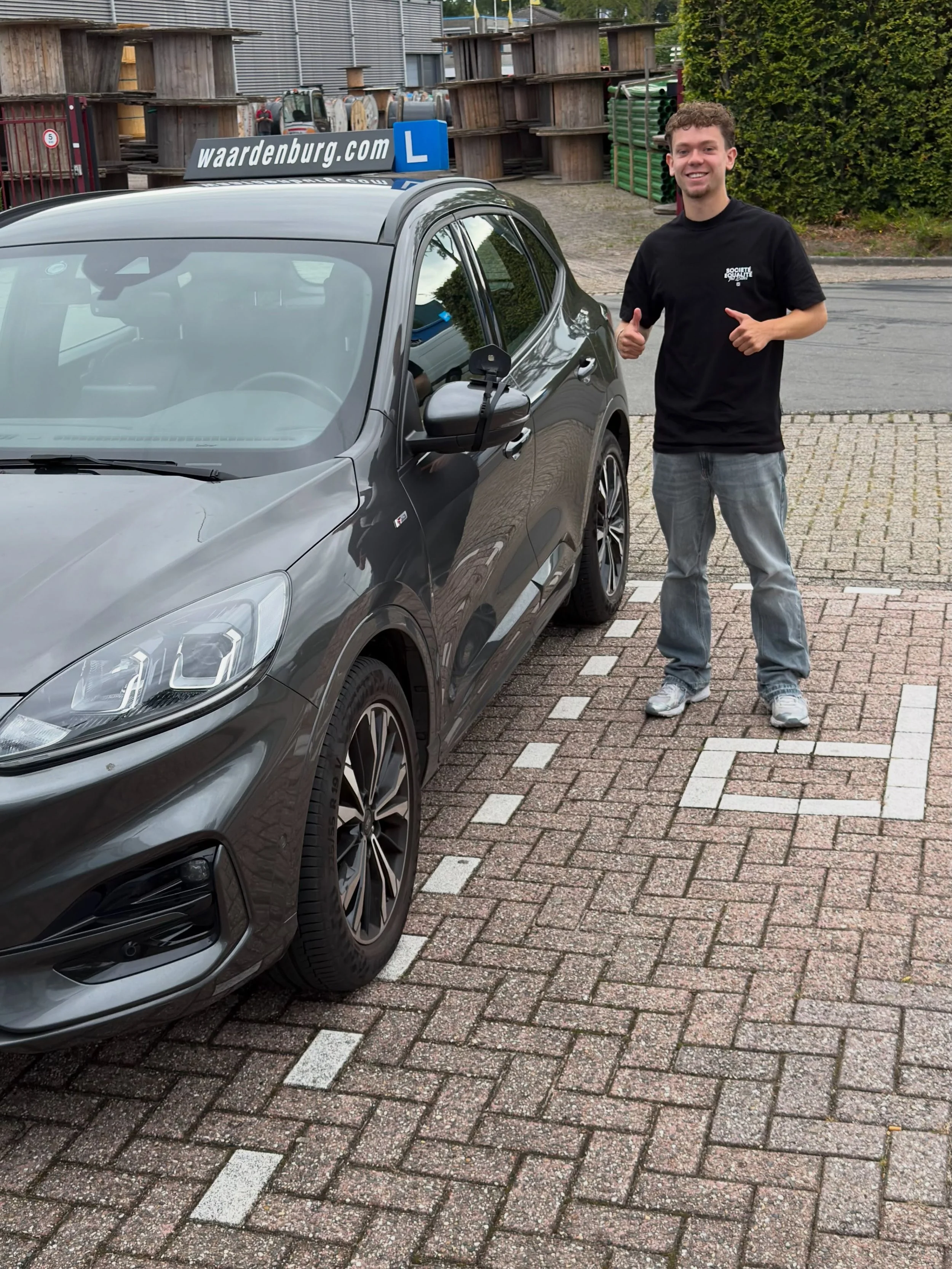 Freek gefeliciteerd met je rijbewijs. Heerlijk om nu van de spanning af te zijn. Keurig in 1x afgerond en nu lekker op vakantie 😎💪🏼. Veel veilige kilometers toegewenst. @freek078 @cbrnl