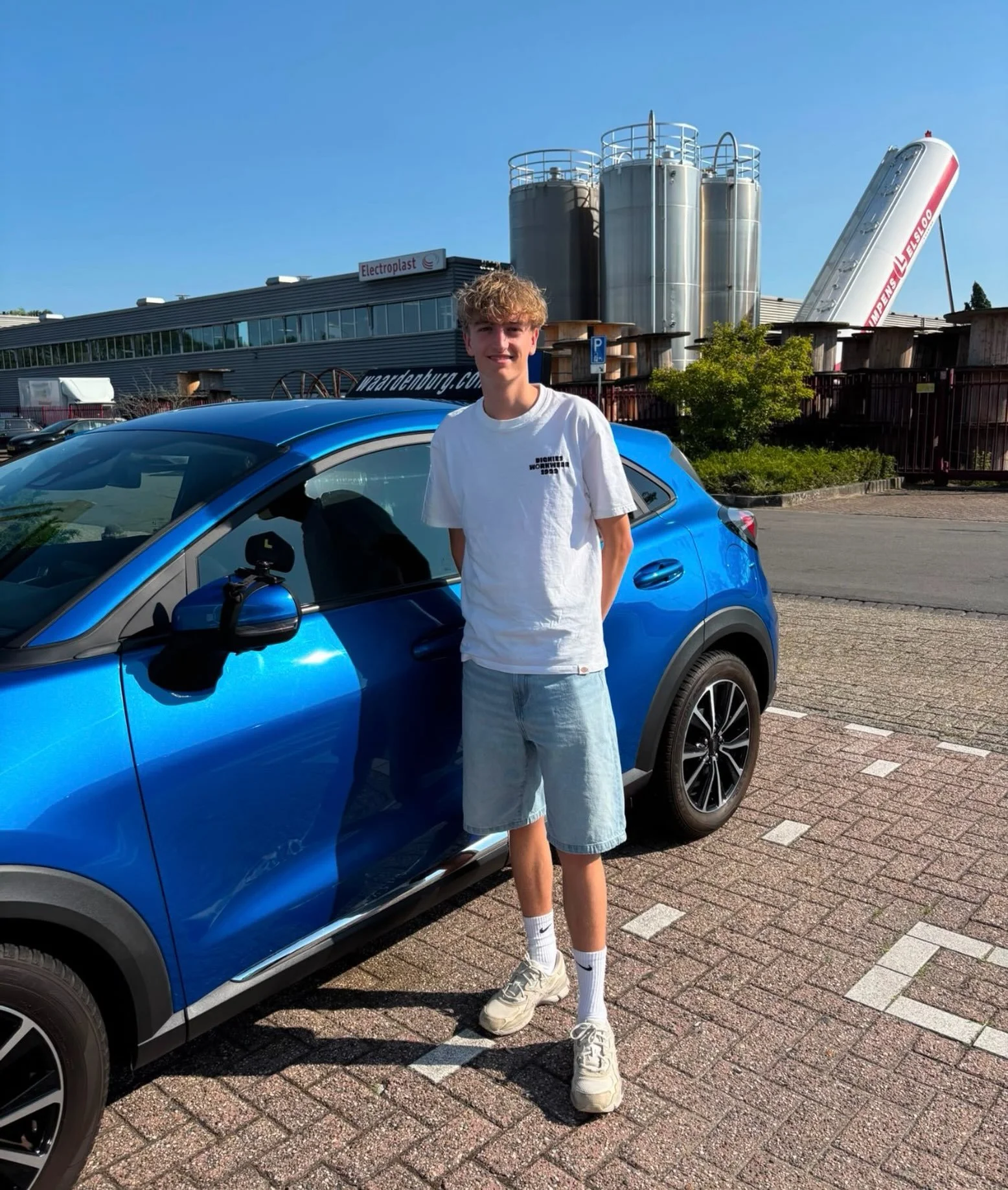 Lenn Boer in &eacute;&eacute;n keer geslaagd! Lekker hoor zo voor de zomervakantie! Hartelijk gefeliciteerd en veel plezier met je rijbewijs. lenn_boer  @cbrnl