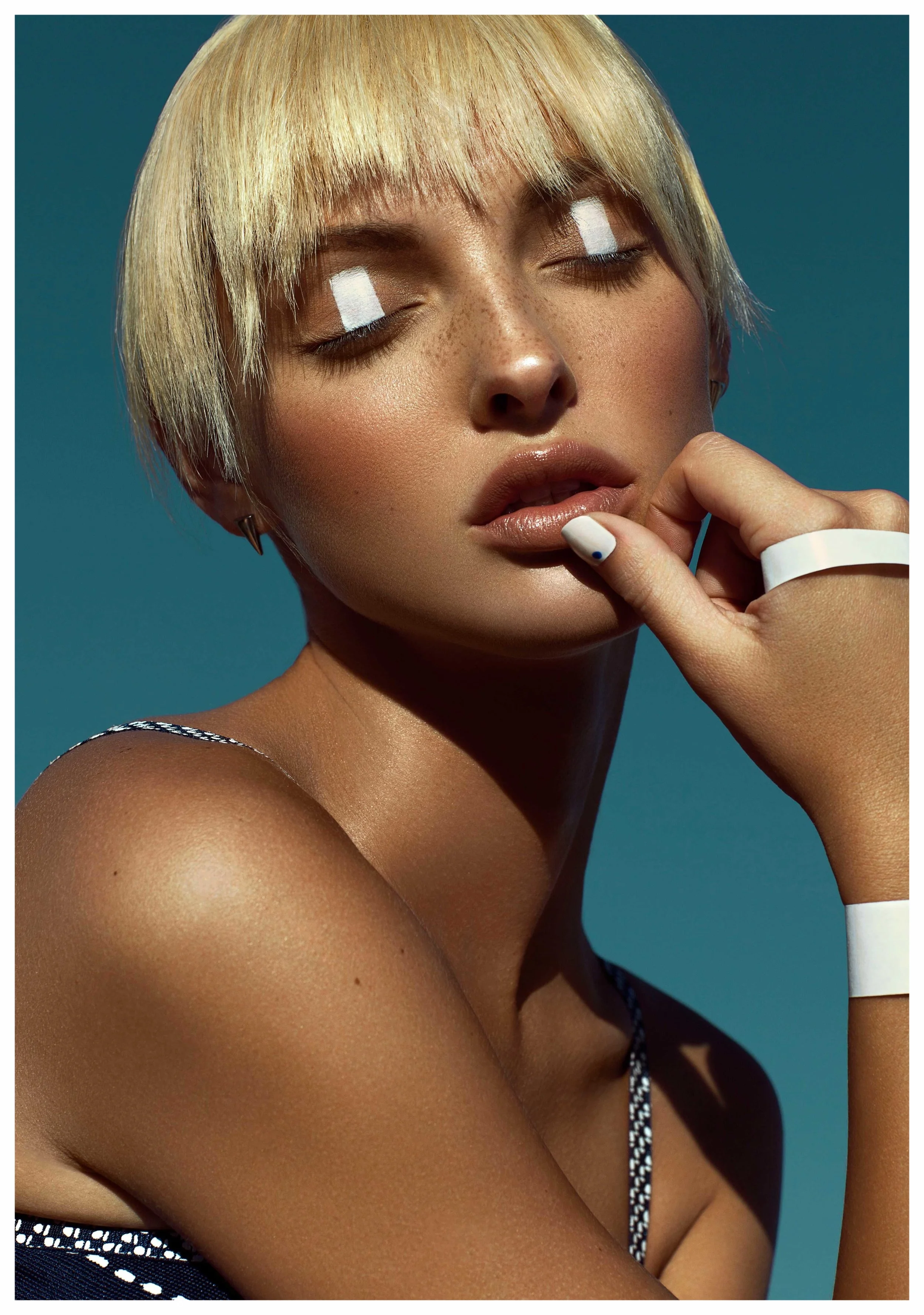 Look_03_a.jpg