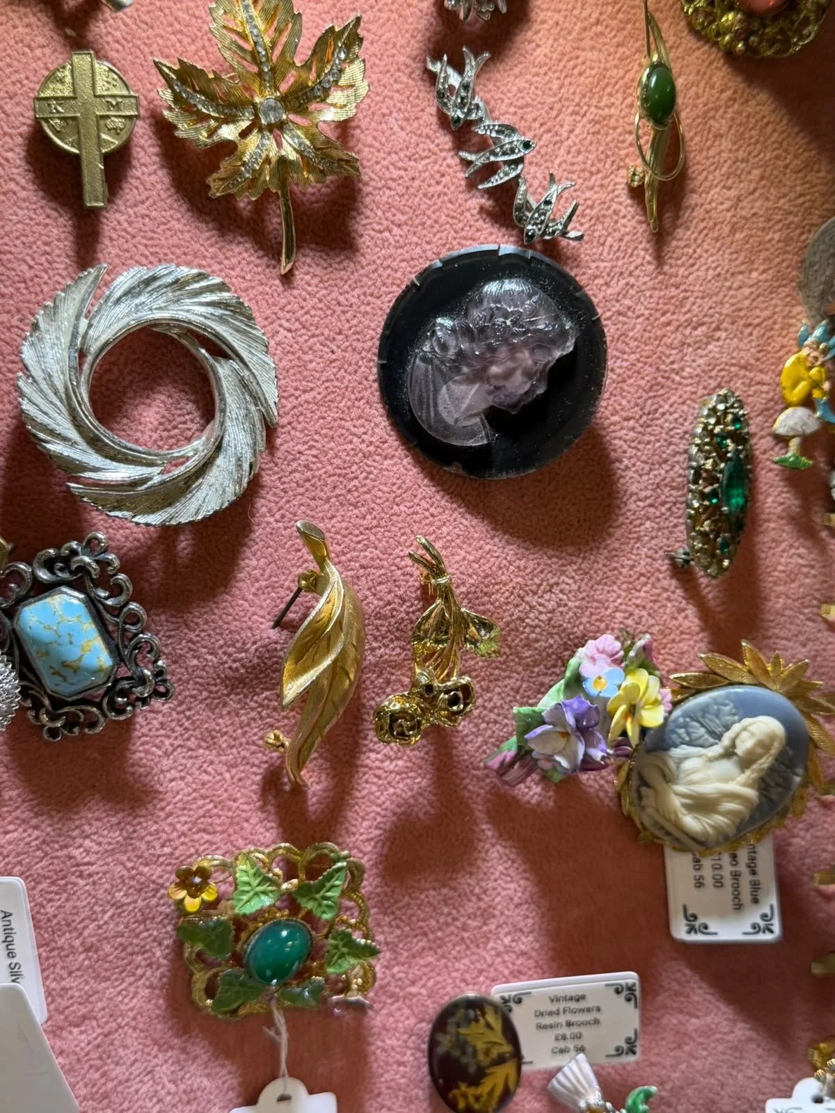 Why Buying Vintage & Antique Is the Ultimate Christmas Choice