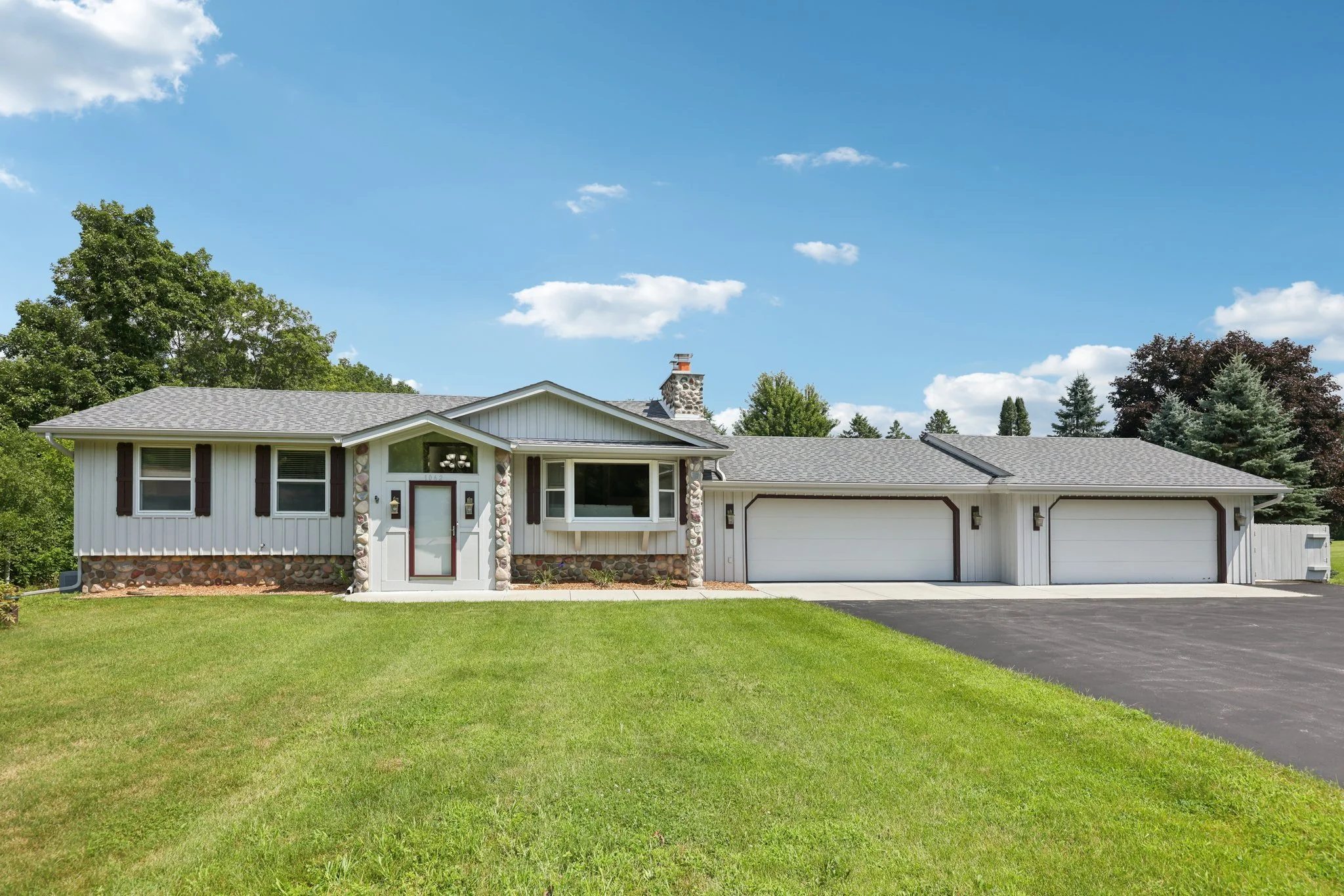 1-web-or-mls-Hickory Hill Pkwy-S1508-001.jpg