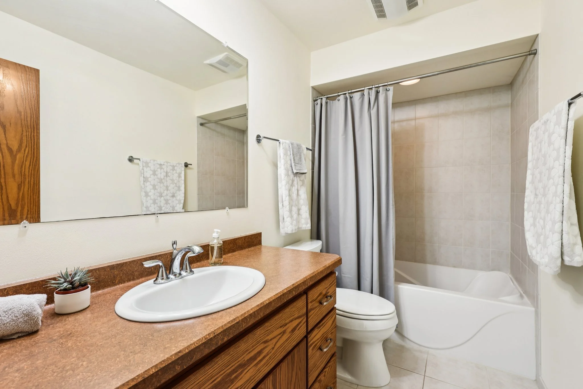 25-web-or-mls-Hickory Hill Pkwy-S1508-025.jpg