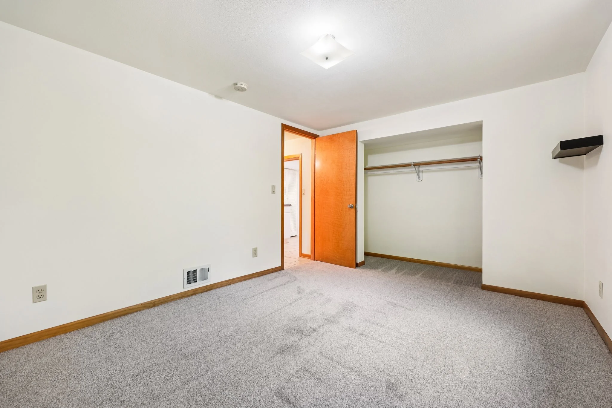 43-web-or-mls-Hickory Hill Pkwy-S1508-043.jpg