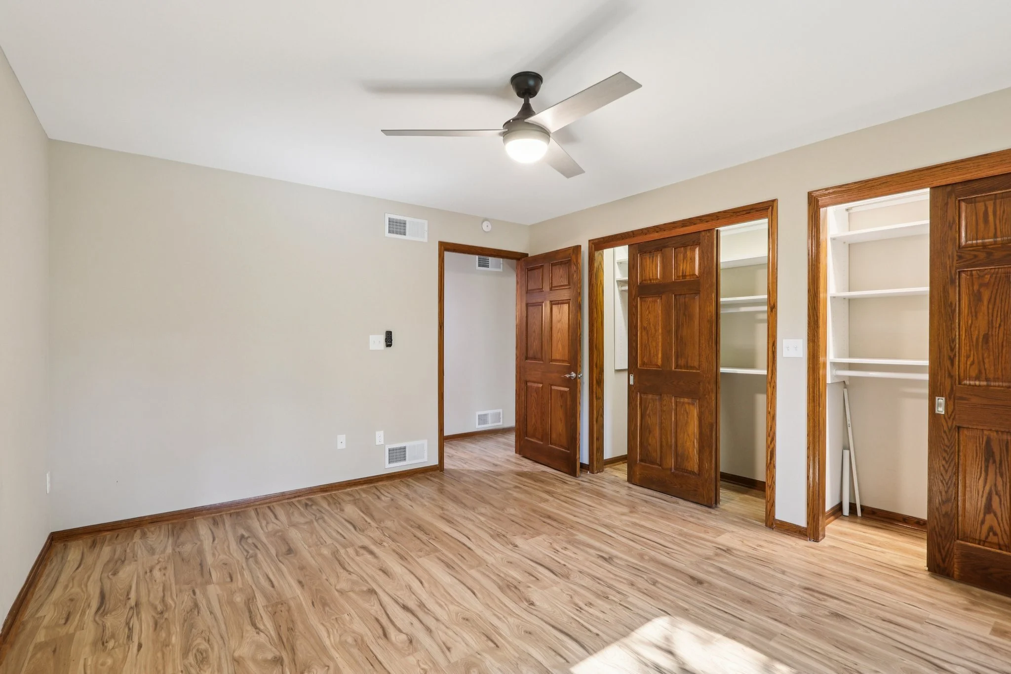 27-web-or-mls-Quail Hollow Ct a-S1209-027.jpg