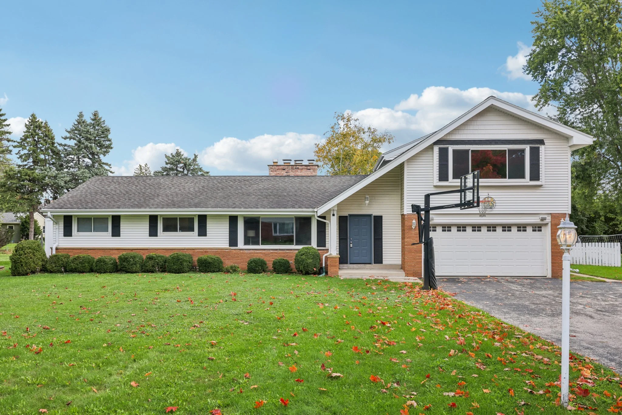 1-web-or-mls-N 165th St-S1510-001.jpg