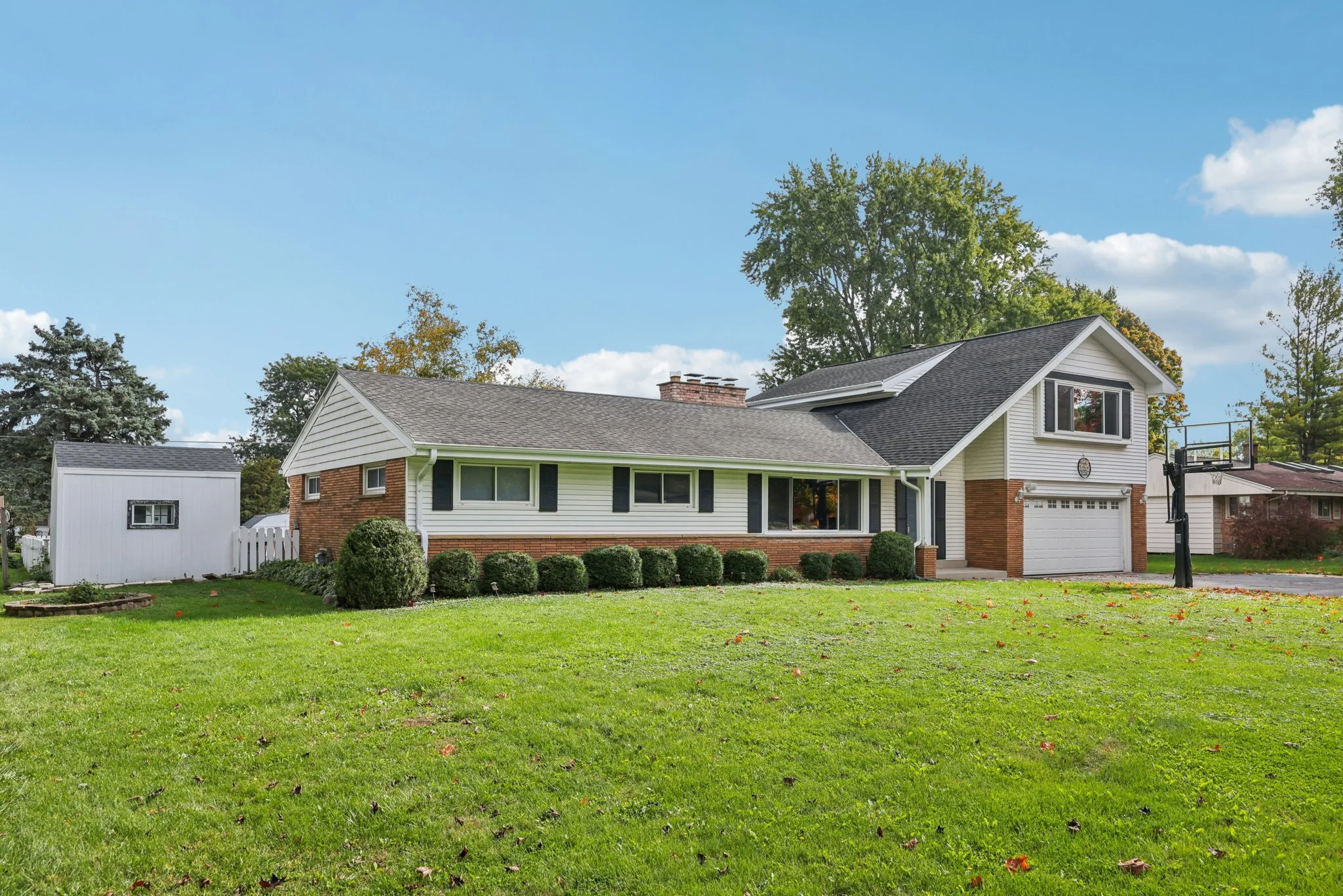 3-web-or-mls-N 165th St-S1510-003.jpg