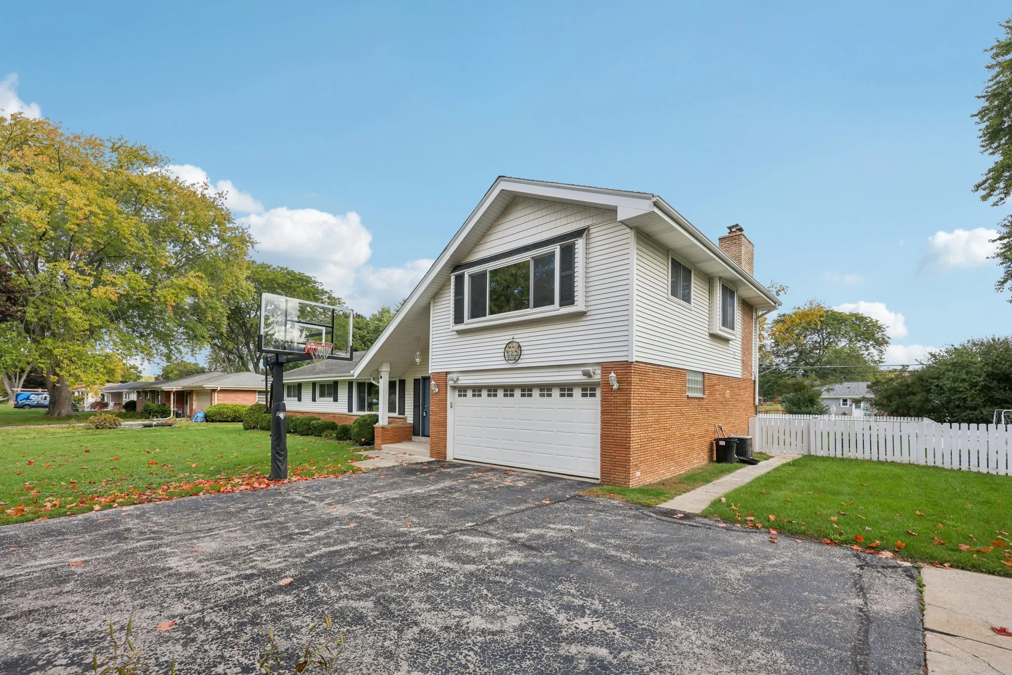 4-web-or-mls-N 165th St-S1510-004.jpg