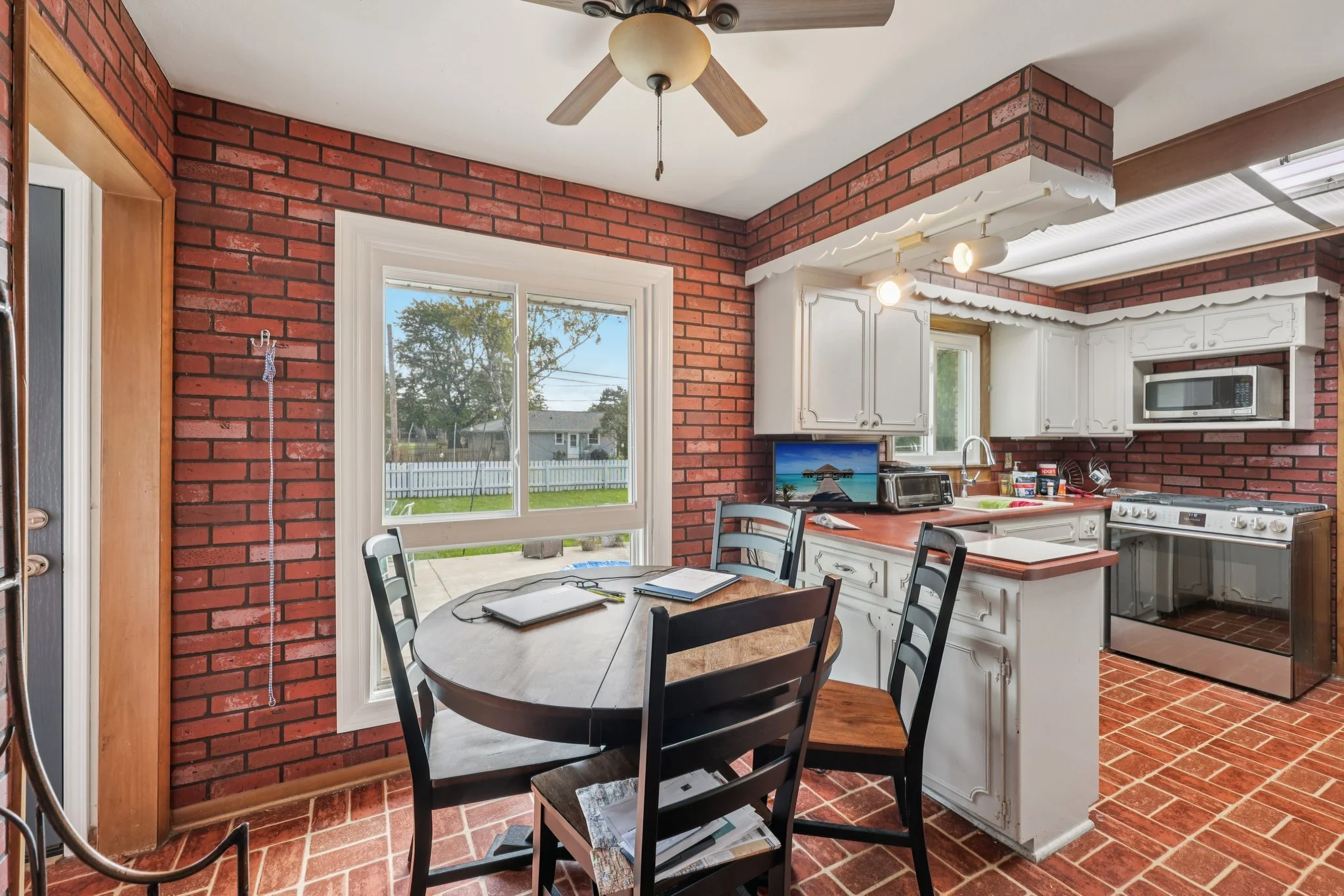 17-web-or-mls-N 165th St-S1510-017.jpg