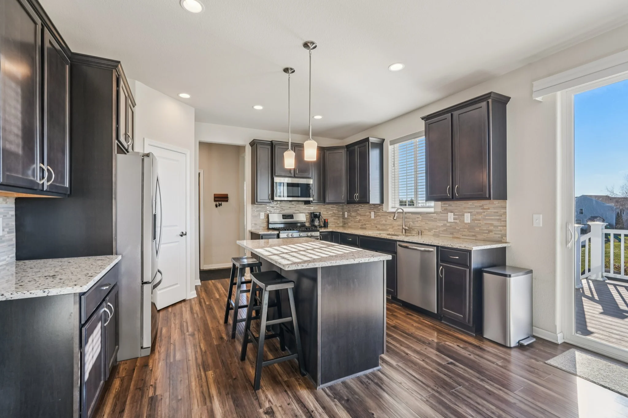 16-web-or-mls-Windrush Dr-S1001-016.jpg