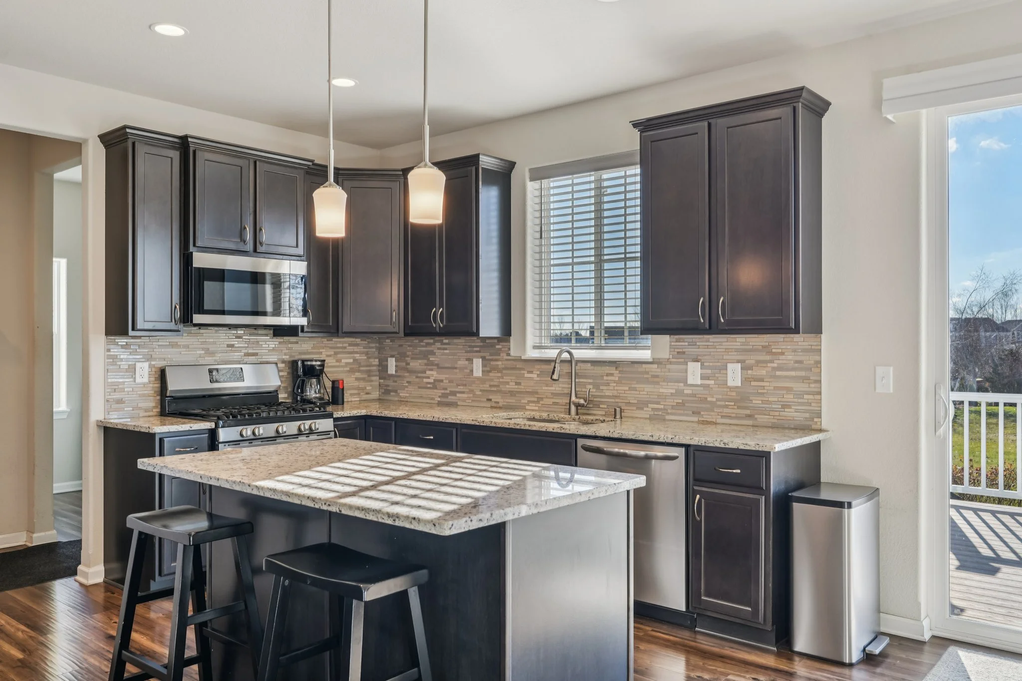 18-web-or-mls-Windrush Dr-S1001-018.jpg