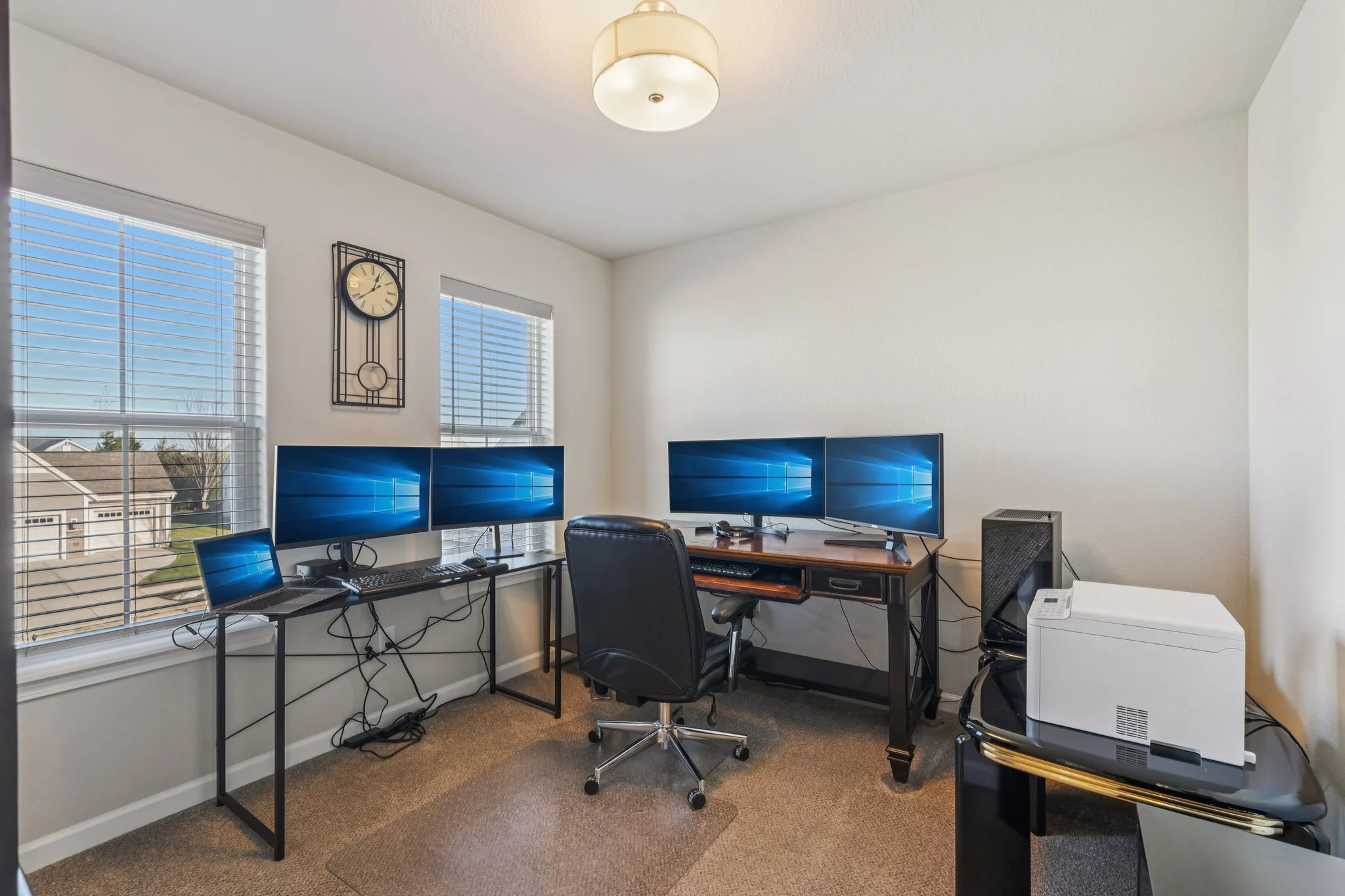 28-web-or-mls-Windrush Dr-S1001-028.jpg