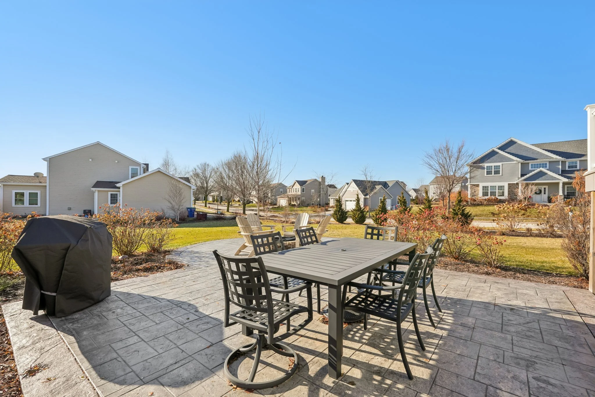 46-web-or-mls-Windrush Dr-S1001-046.jpg