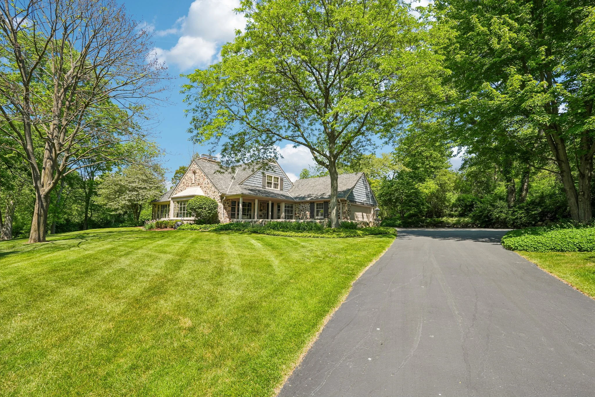 3-web-or-mls-Lakeside Dr-S2805-003.jpg