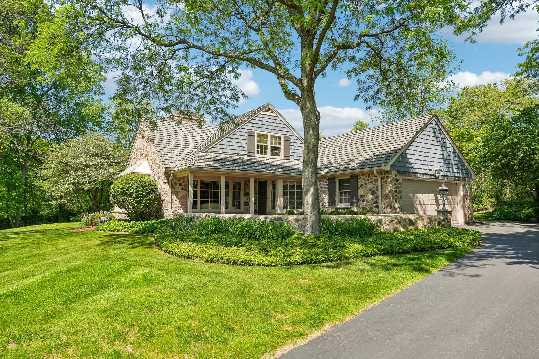4-web-or-mls-Lakeside Dr-S2805-004.jpg