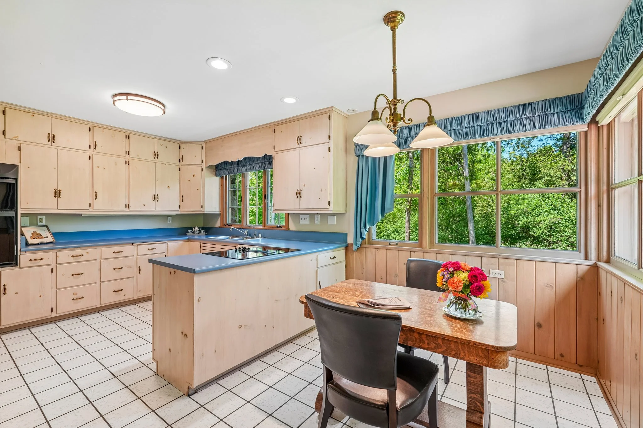 21-web-or-mls-Lakeside Dr-S2805-021.jpg