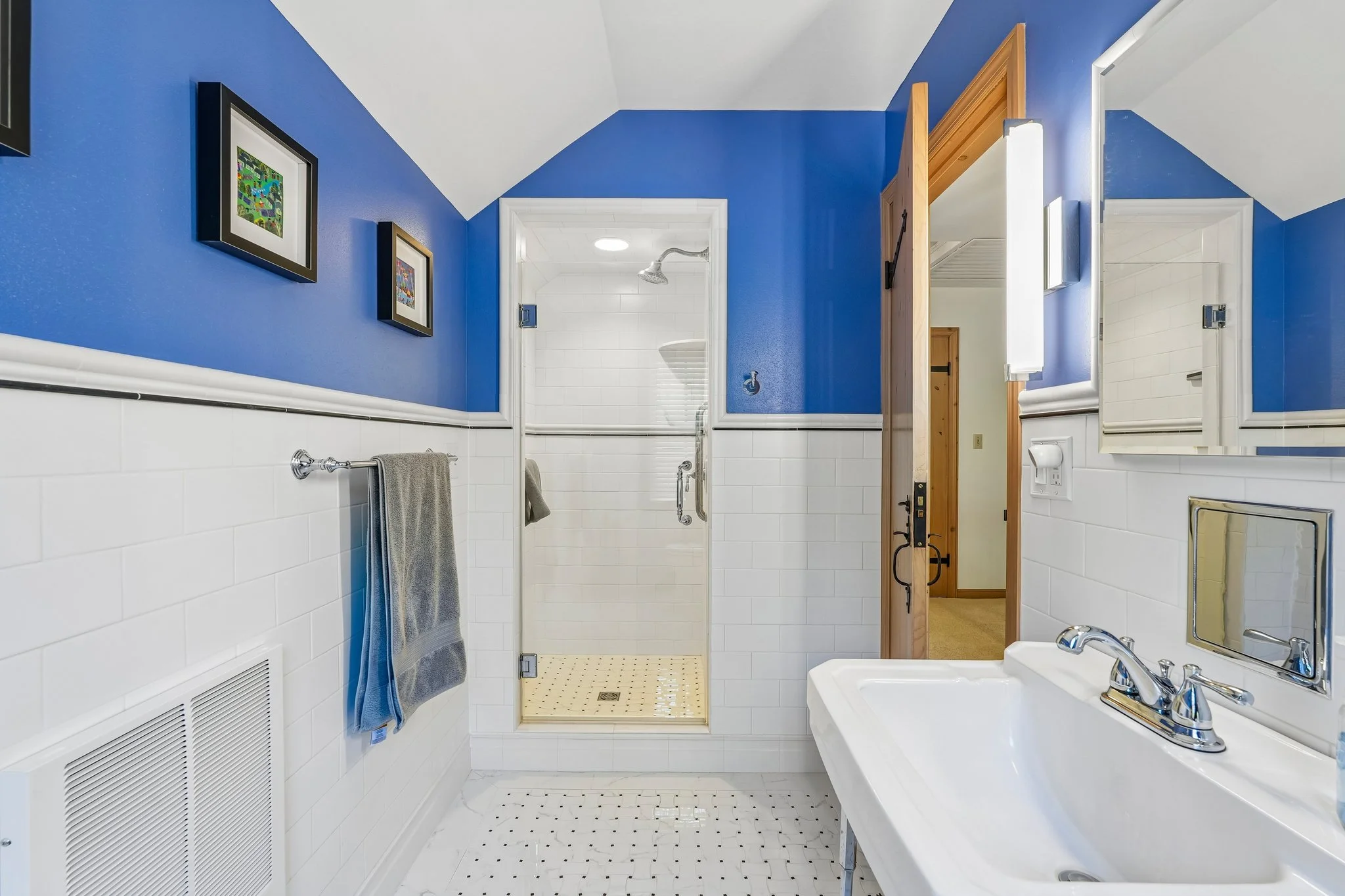 37-web-or-mls-Lakeside Dr-S2805-037.jpg