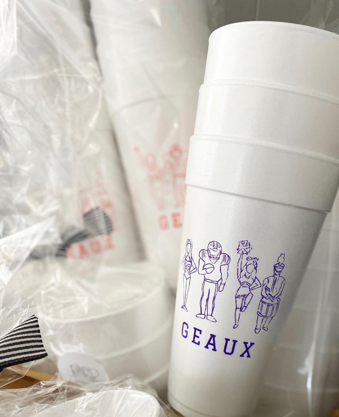 I have a bunch of new Geaux gear coming in next week! You can PREORDER and snag the Koozies (beer AND seltzer size 😏) and stadium cups in 🐅🤟🏼 AND ⚜️ designs!!! Let&rsquo;s GEAUX!! #sibleydesigns #football #tailgate #saints #tigers #cajuns