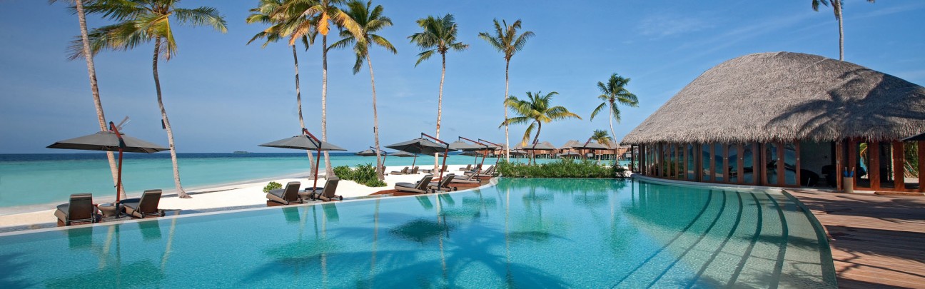 Why would any one want to stay in a place like this? Image from mrandmrssmith.com