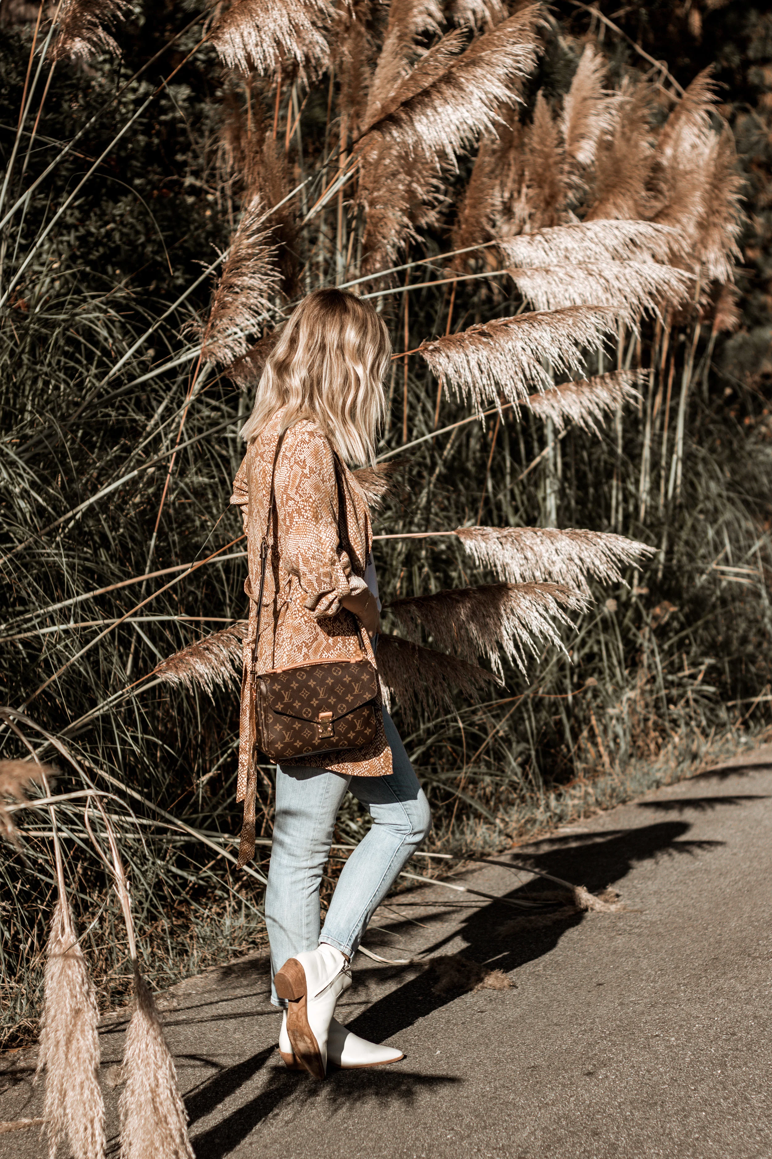 this-and-that-blog-snakeprint-blazer-43.jpg