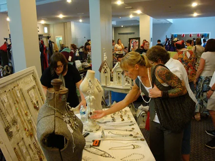 bigcrafty_VintageVanity