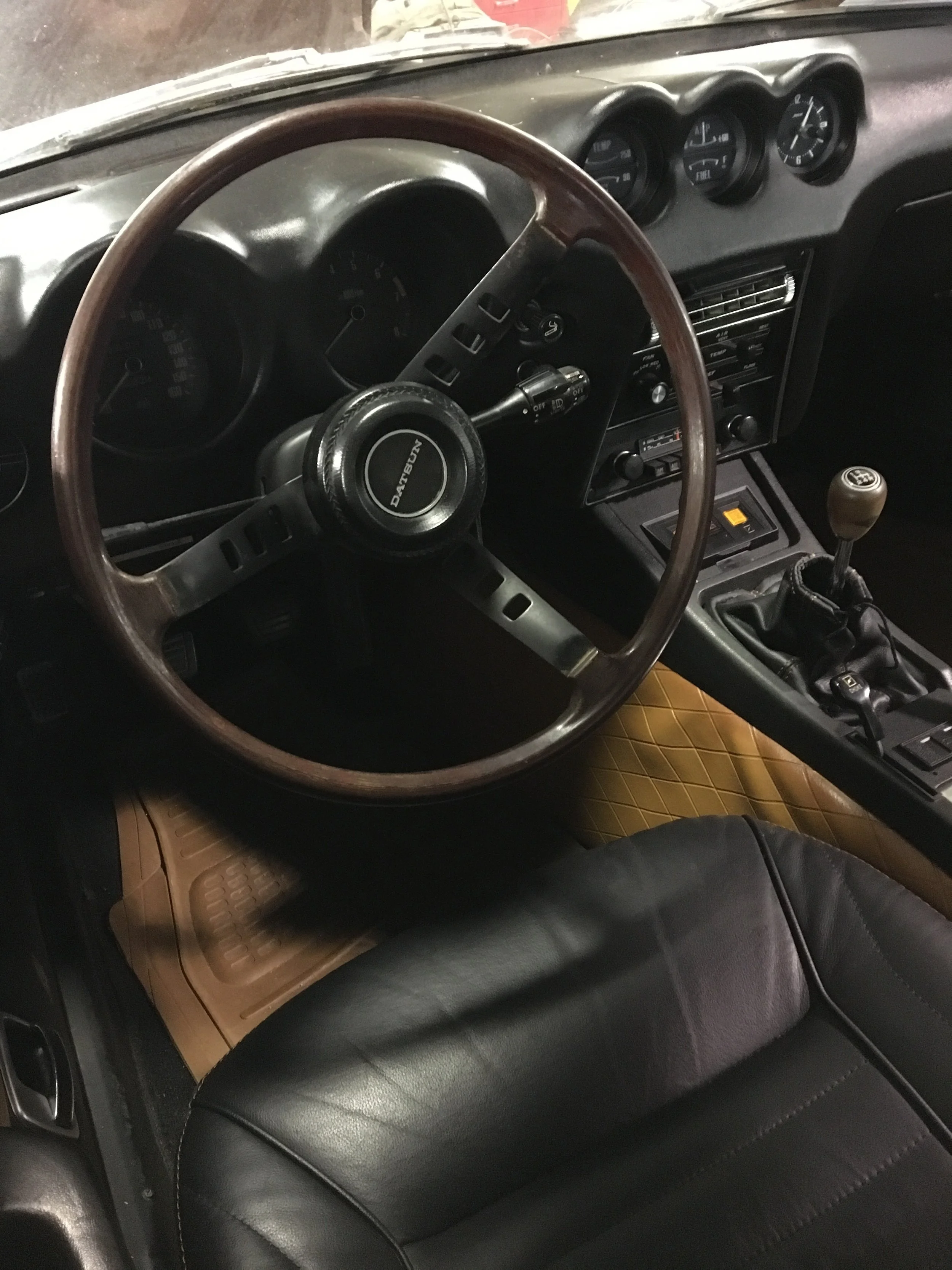 240z Interior