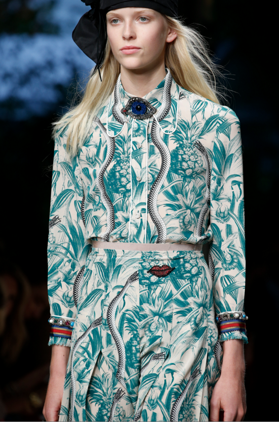 island inspired looks at Gucci, Spring Summer 2016.png