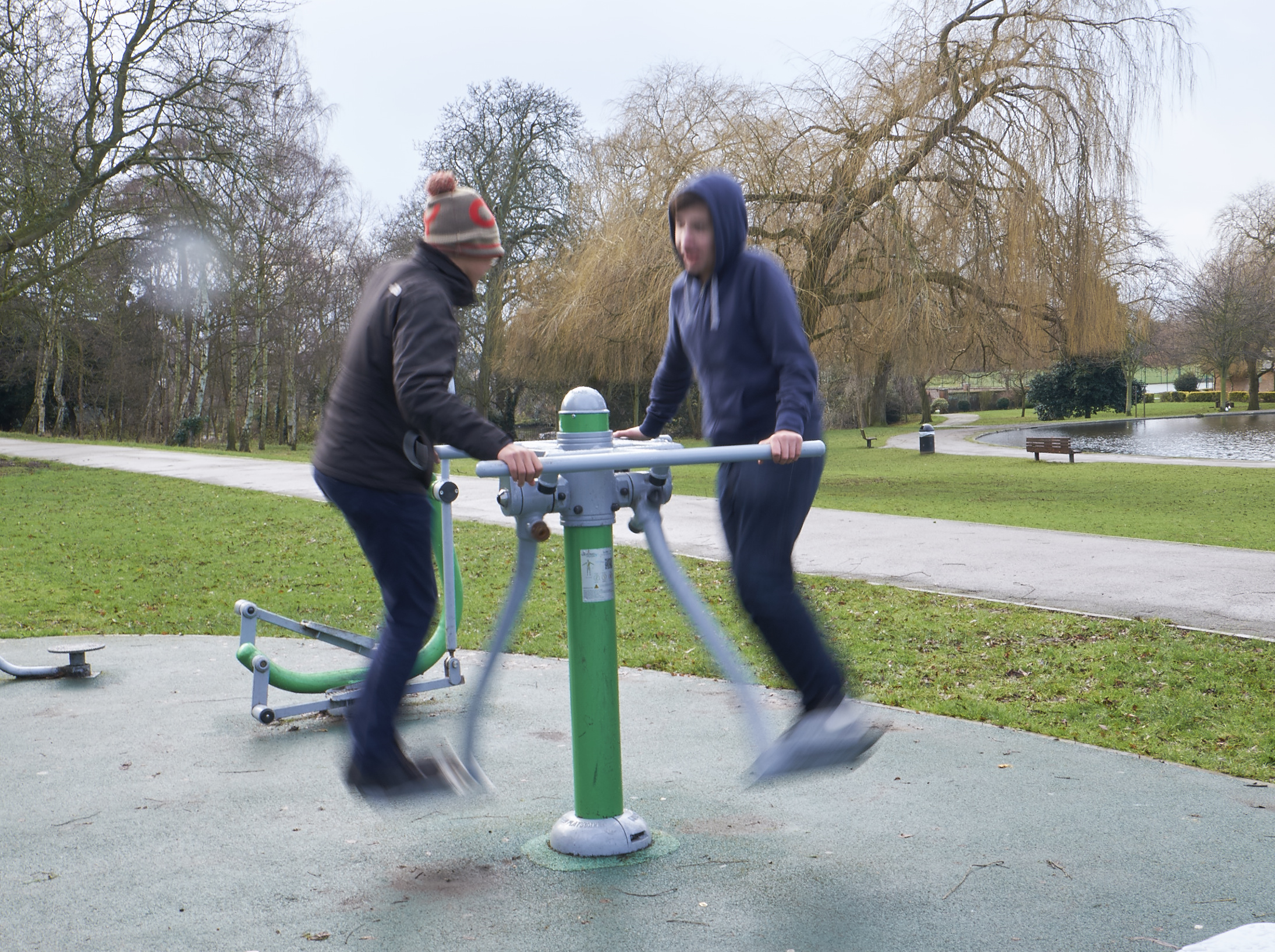 Demonstrting shutter-speed whilst warming up!